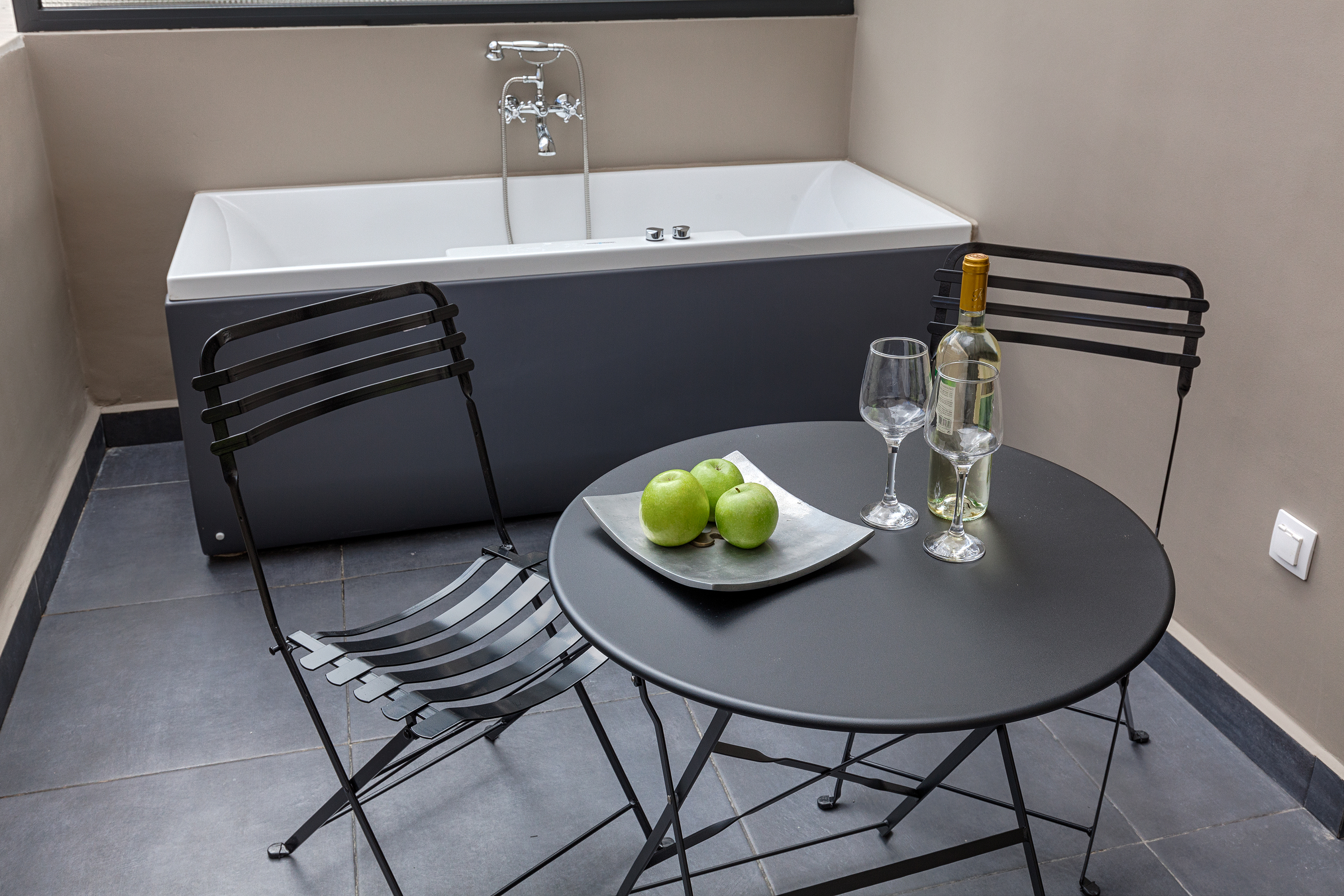 Double or Twin Deluxe with Jacuzzi