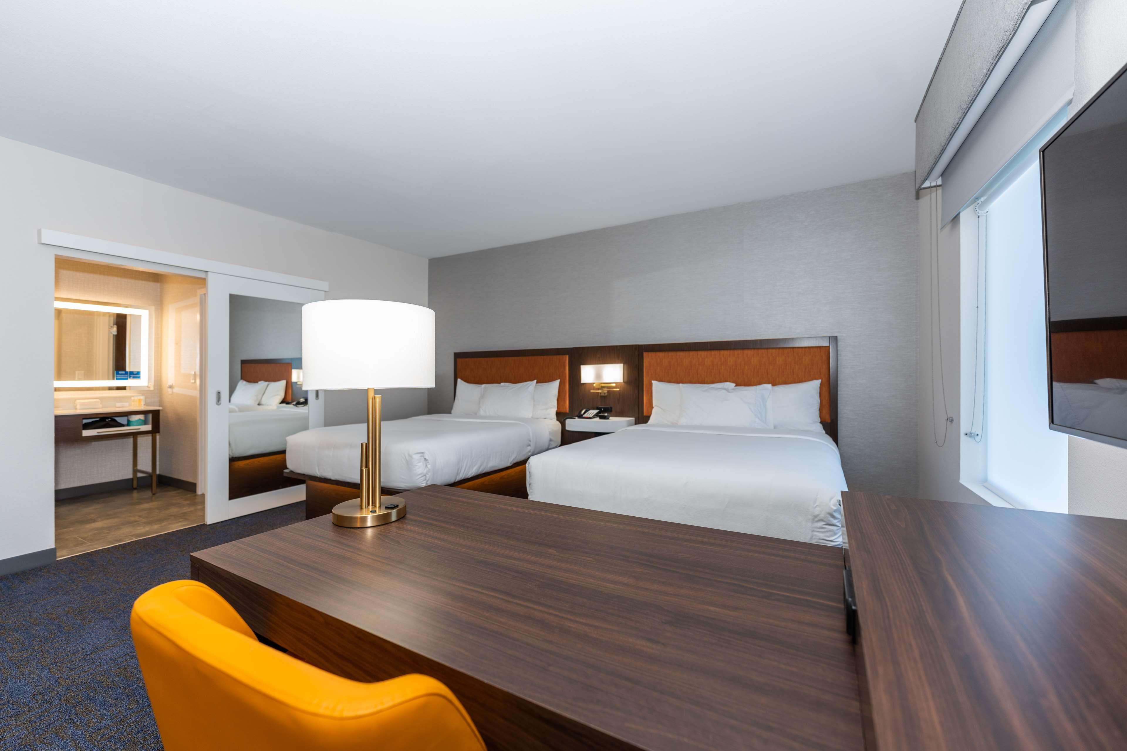 Room Accessible-two Queen Beds