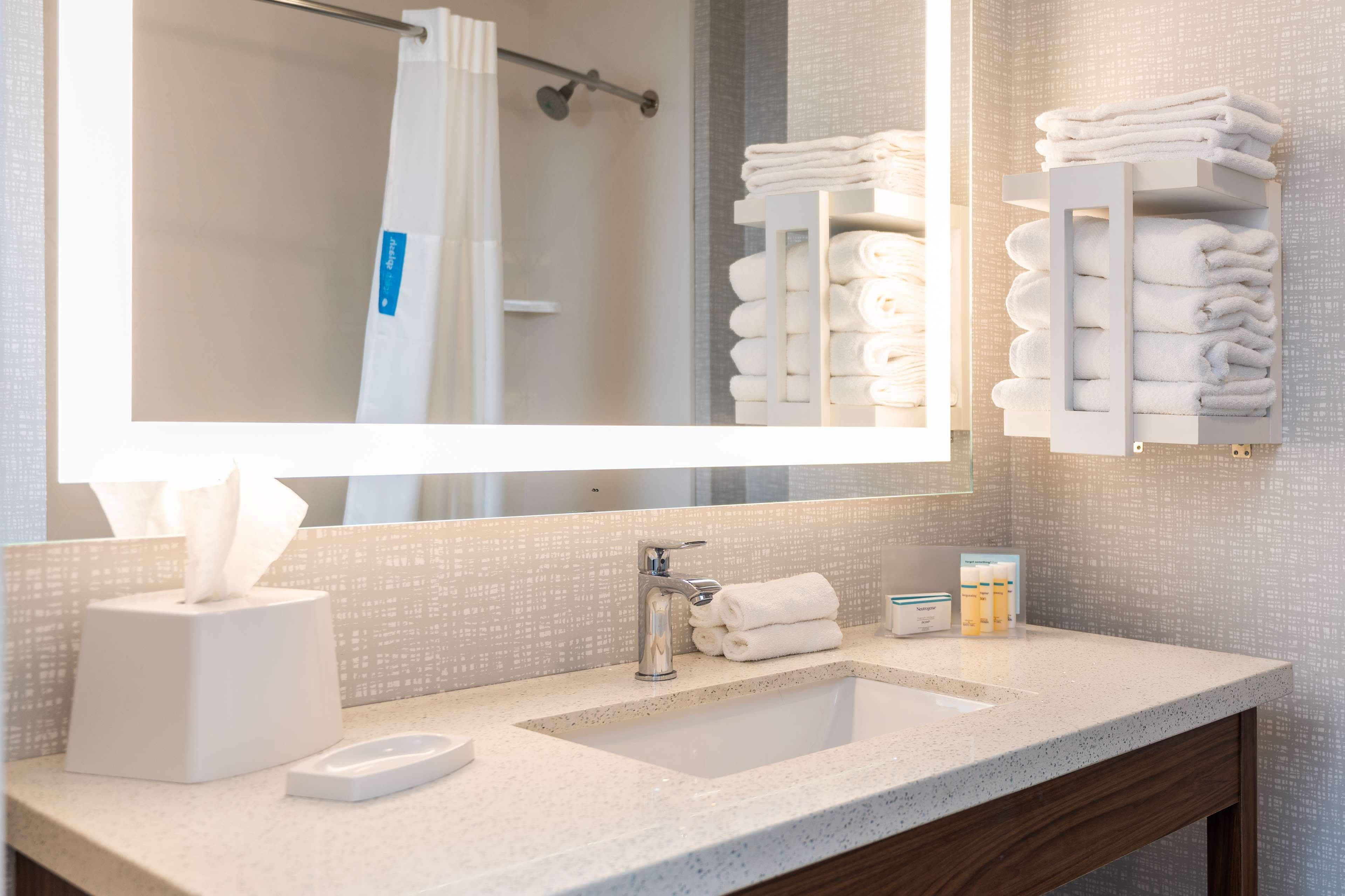 Studio Accessible-two Queen Beds