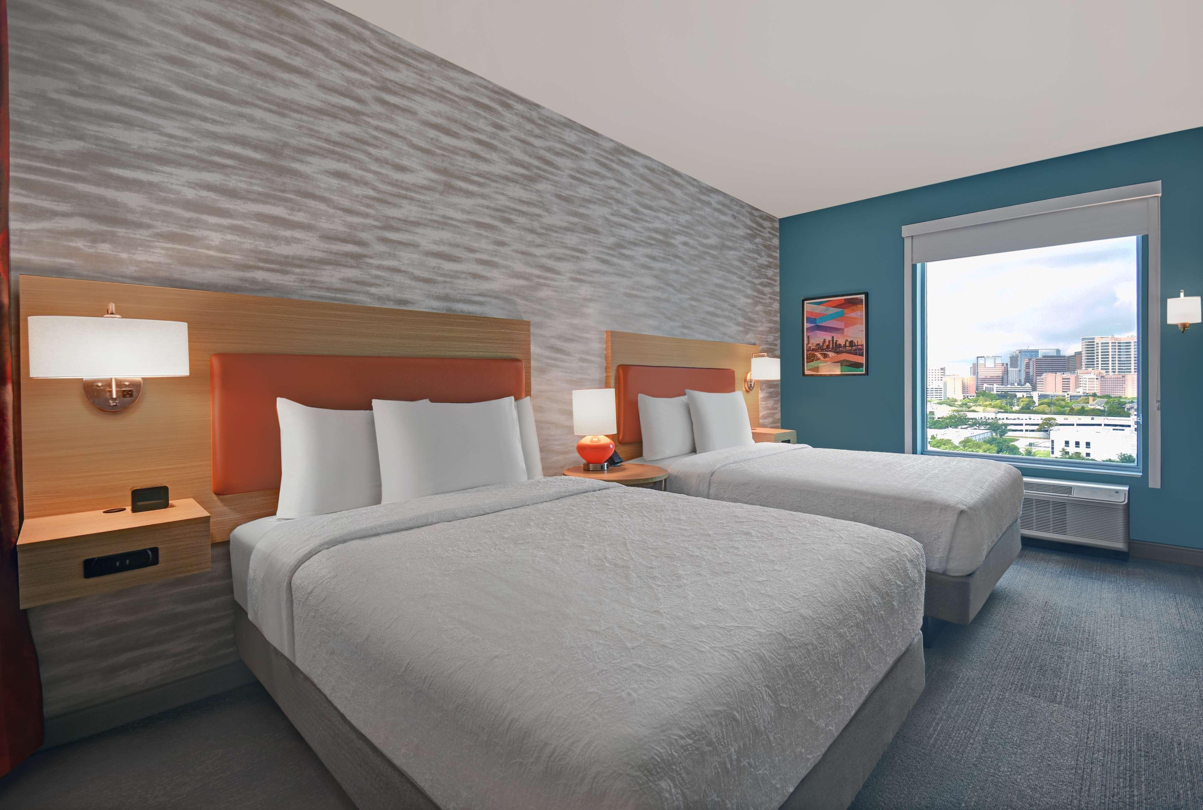 Studio Accessible-queen Size Bed