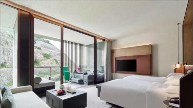 Twin Deluxe with Views