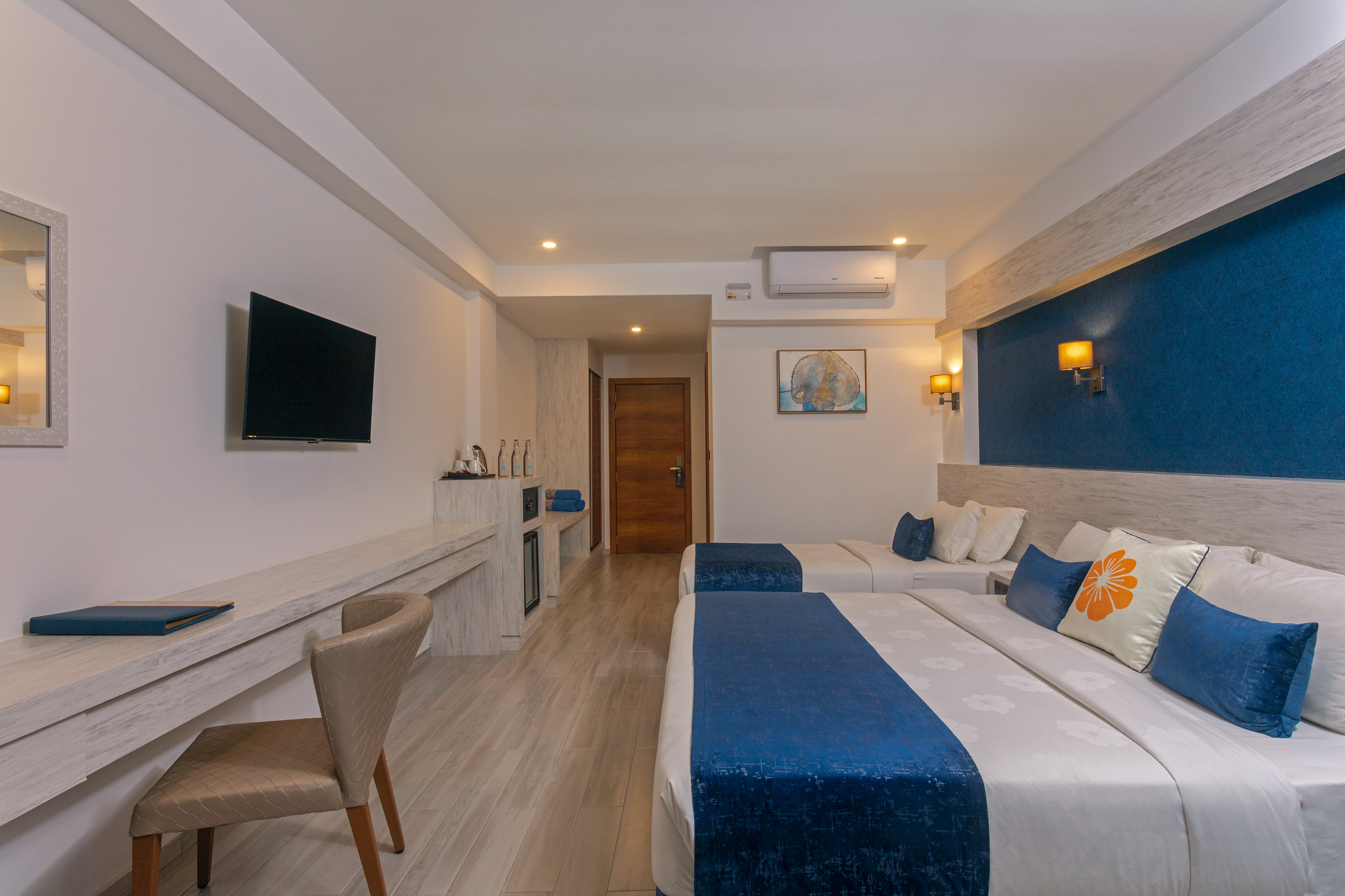 Family Room Deluxe with Balcony