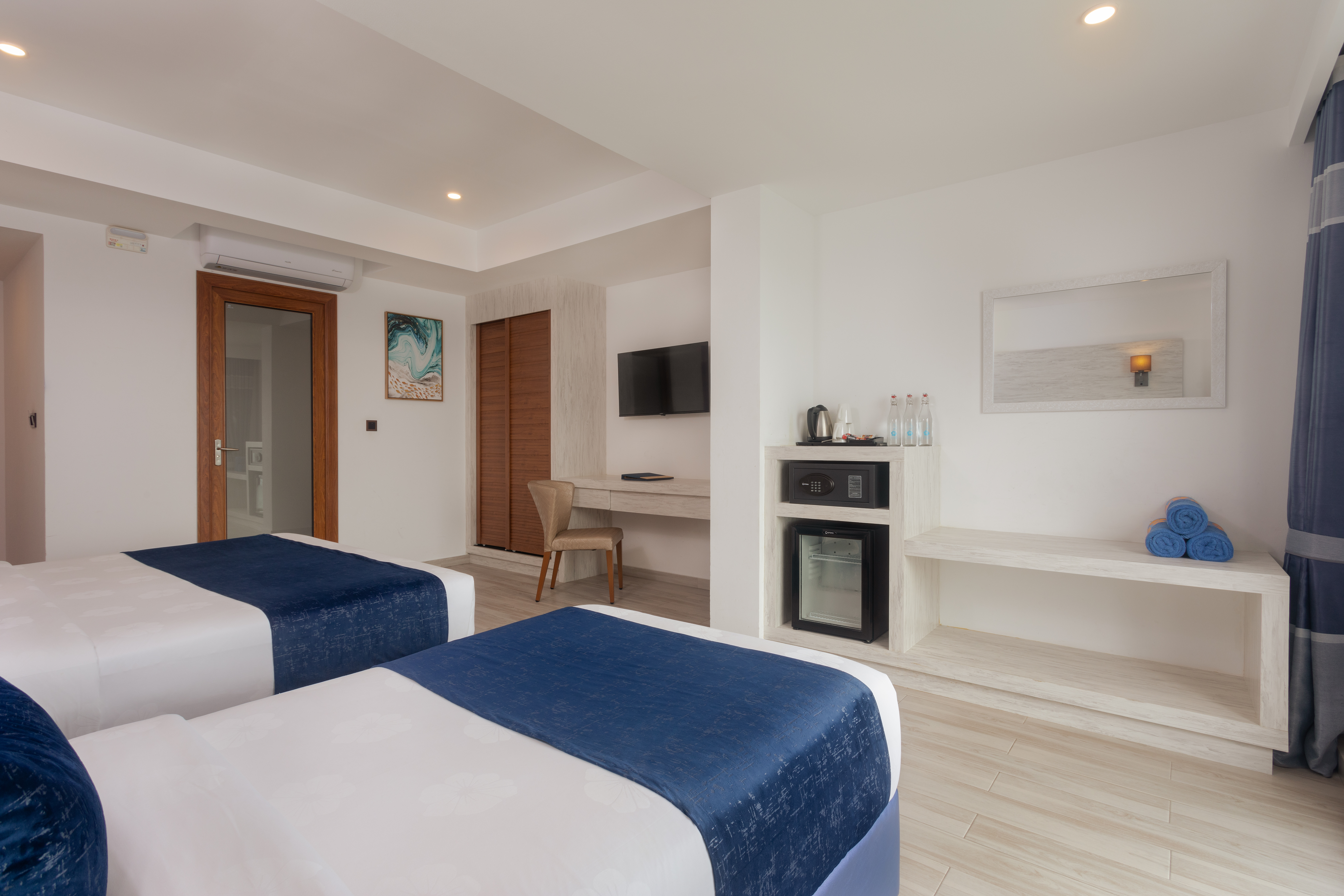 Family Room Deluxe Sea View