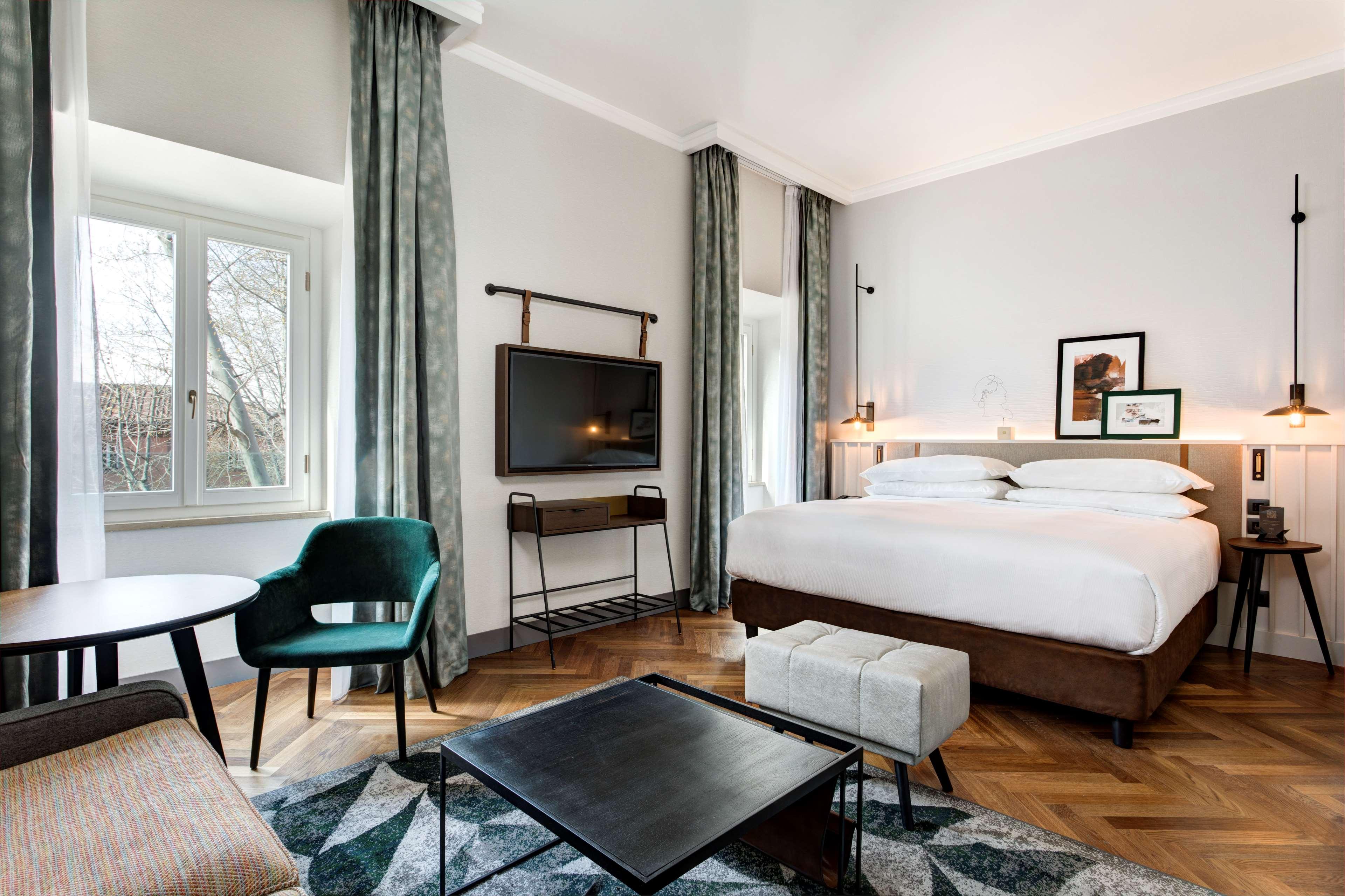 Junior Suite King Size Bed