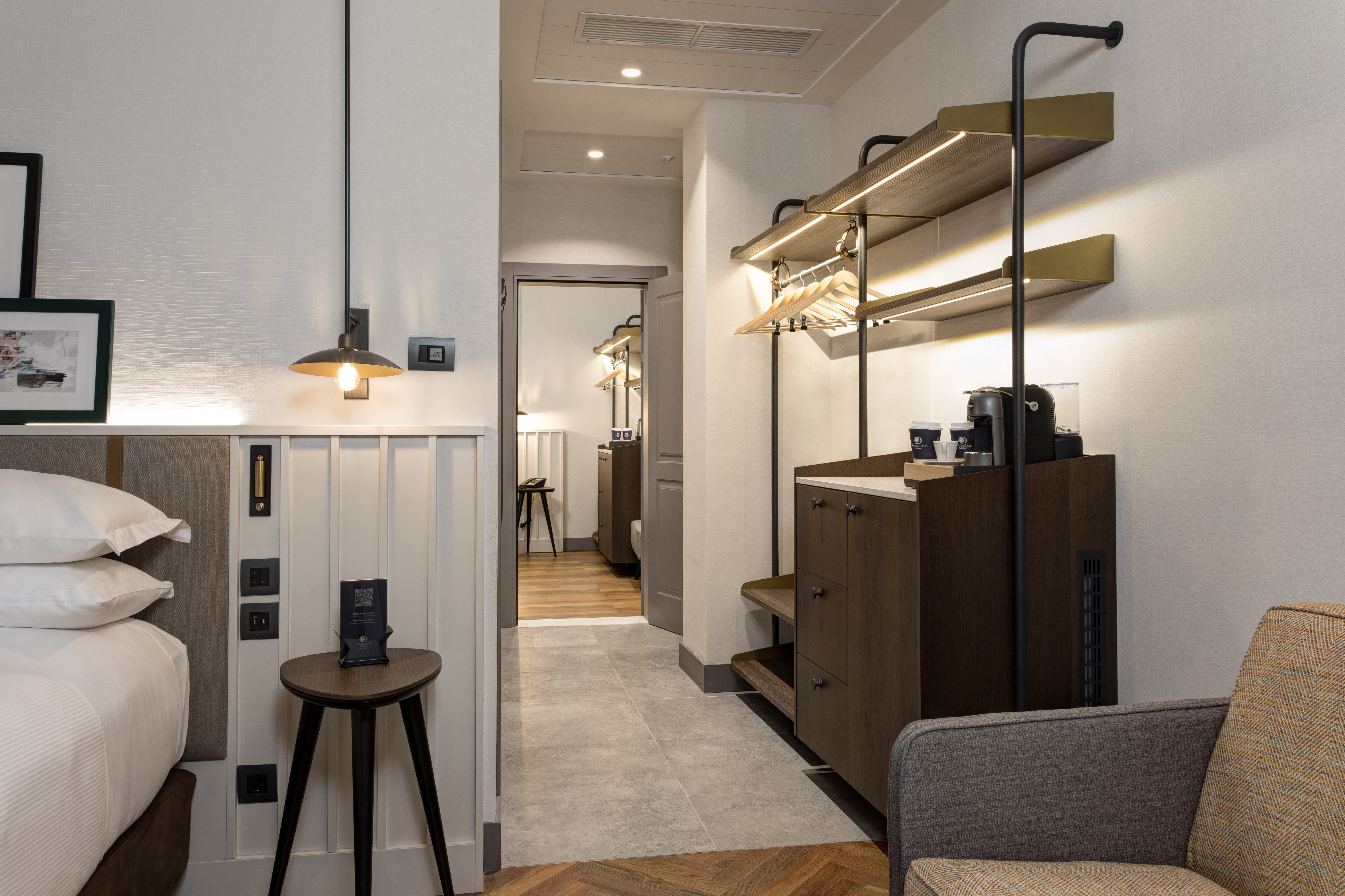 Family Room Superior King Bed