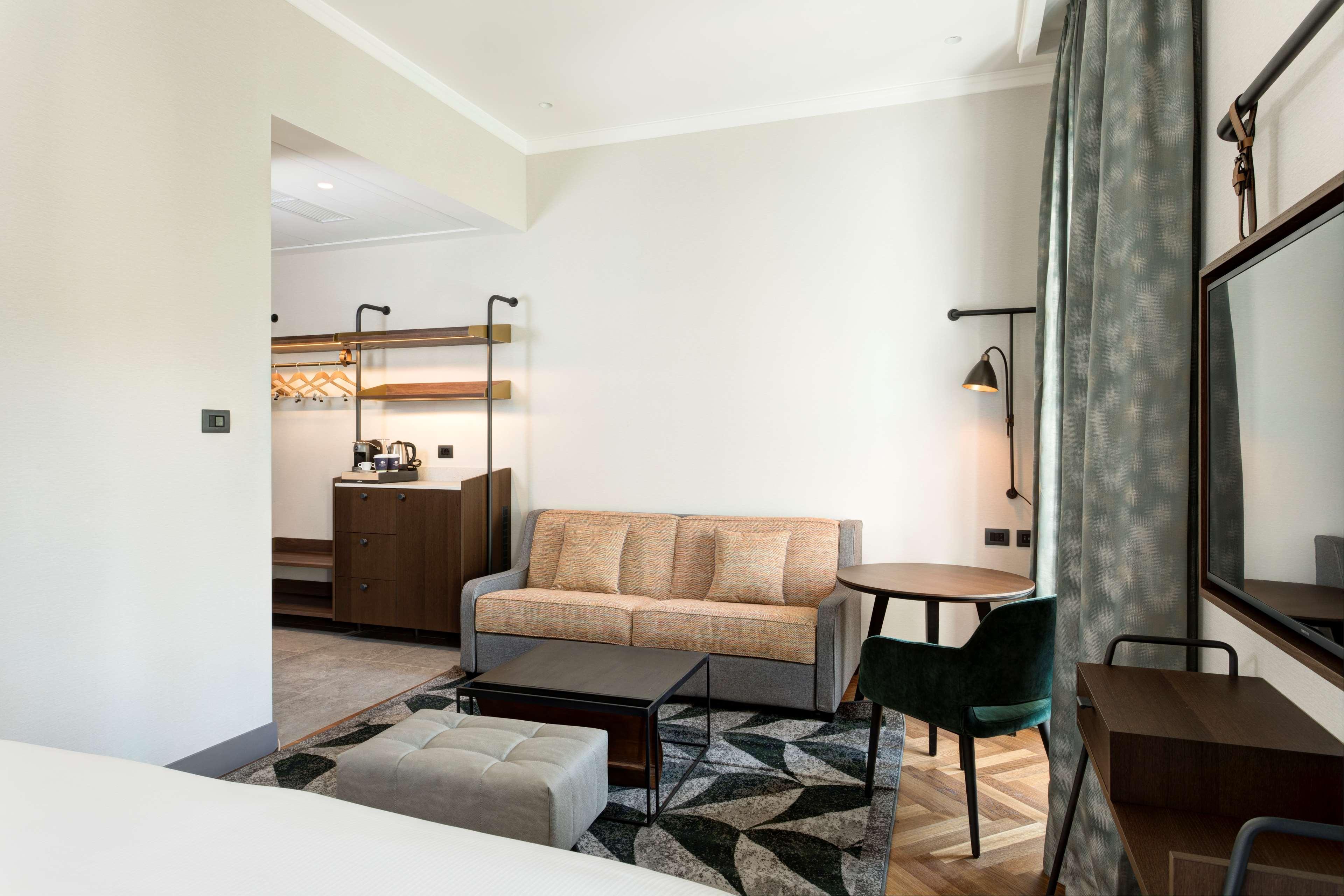 Junior Suite King Size Bed