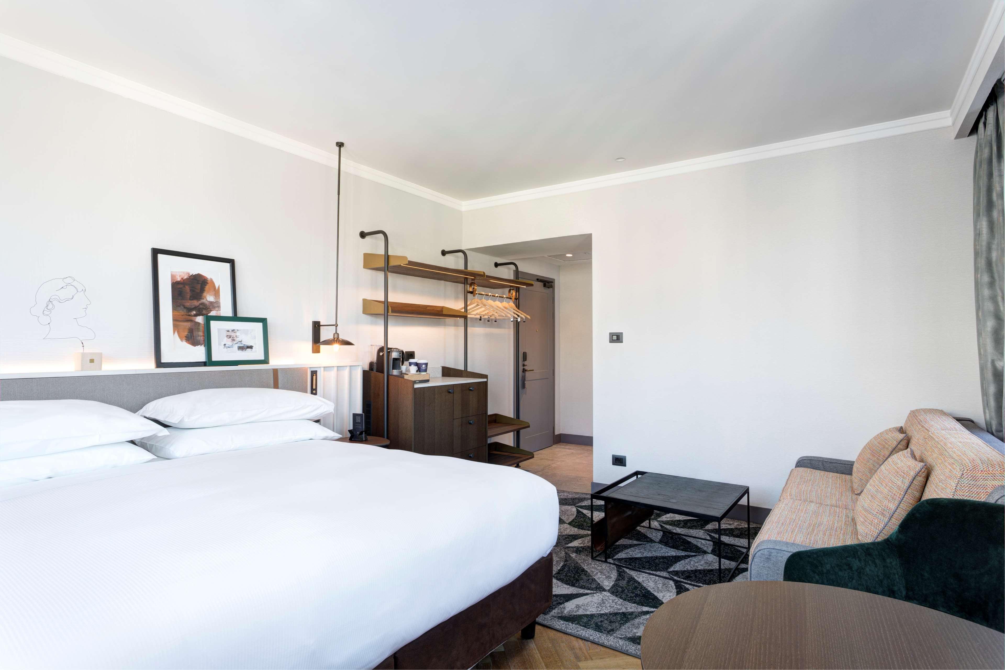 Junior Suite King Size Bed