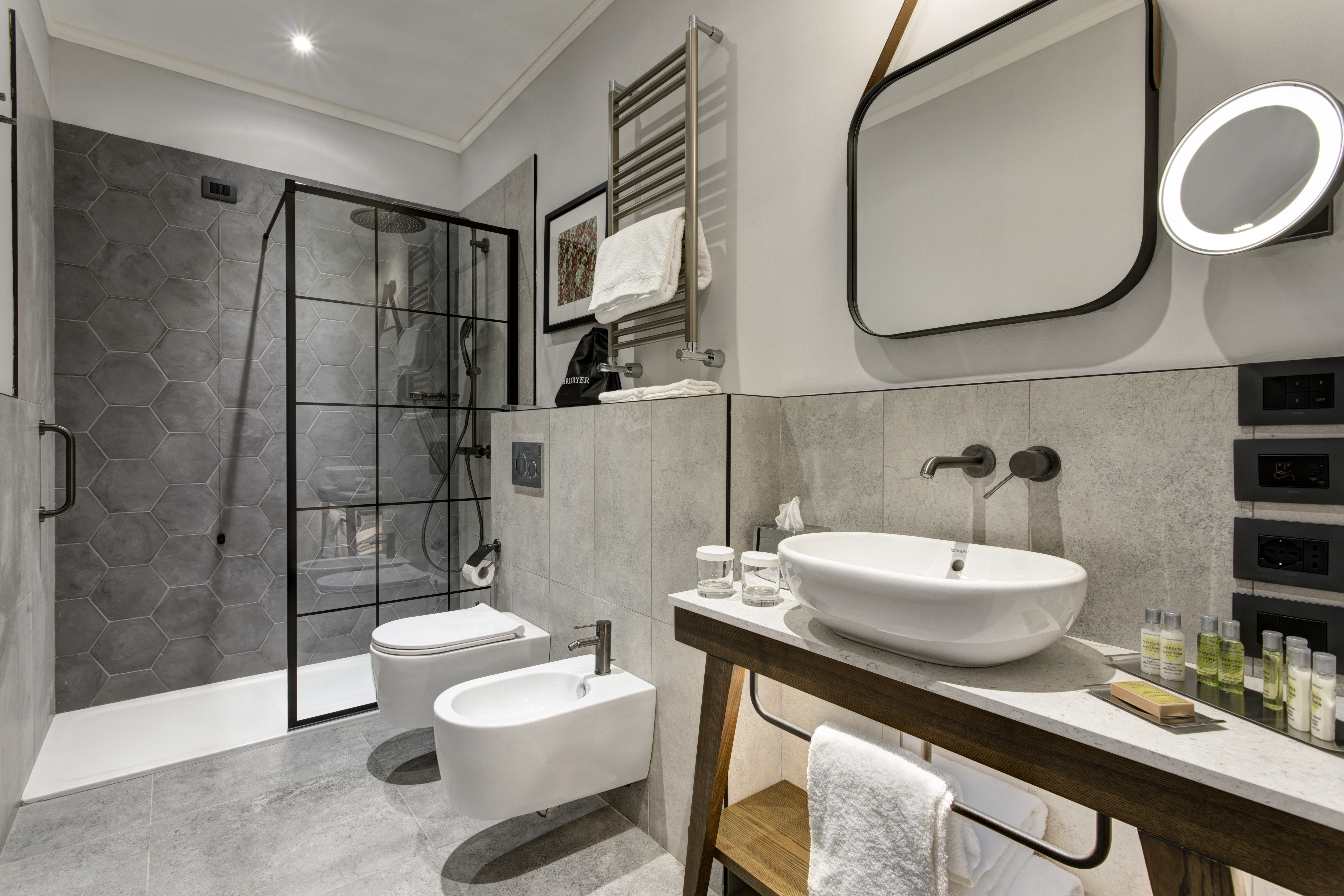 Double Deluxe King Bed