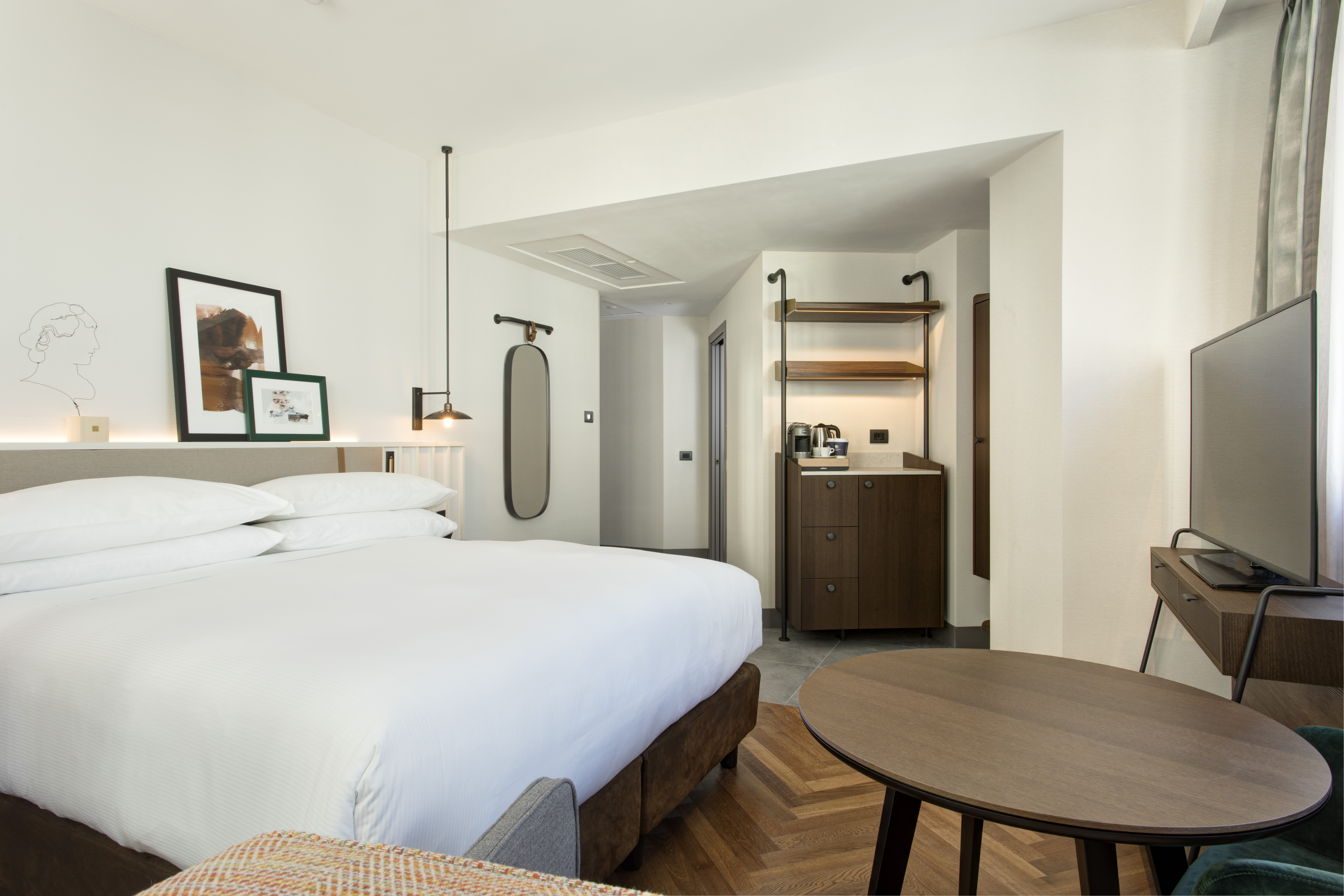 Double Deluxe King Bed