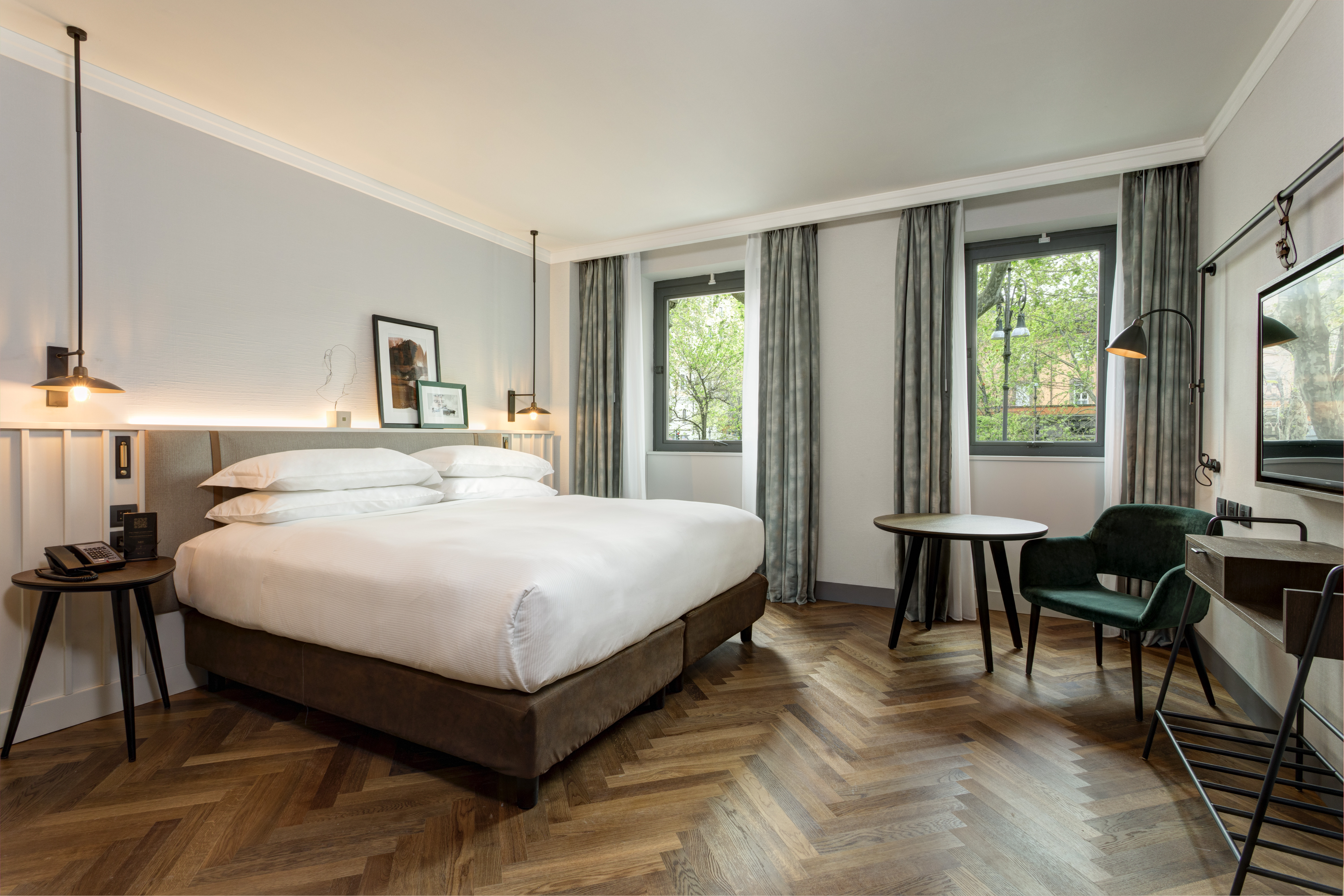 Double Accessible King Size Bed