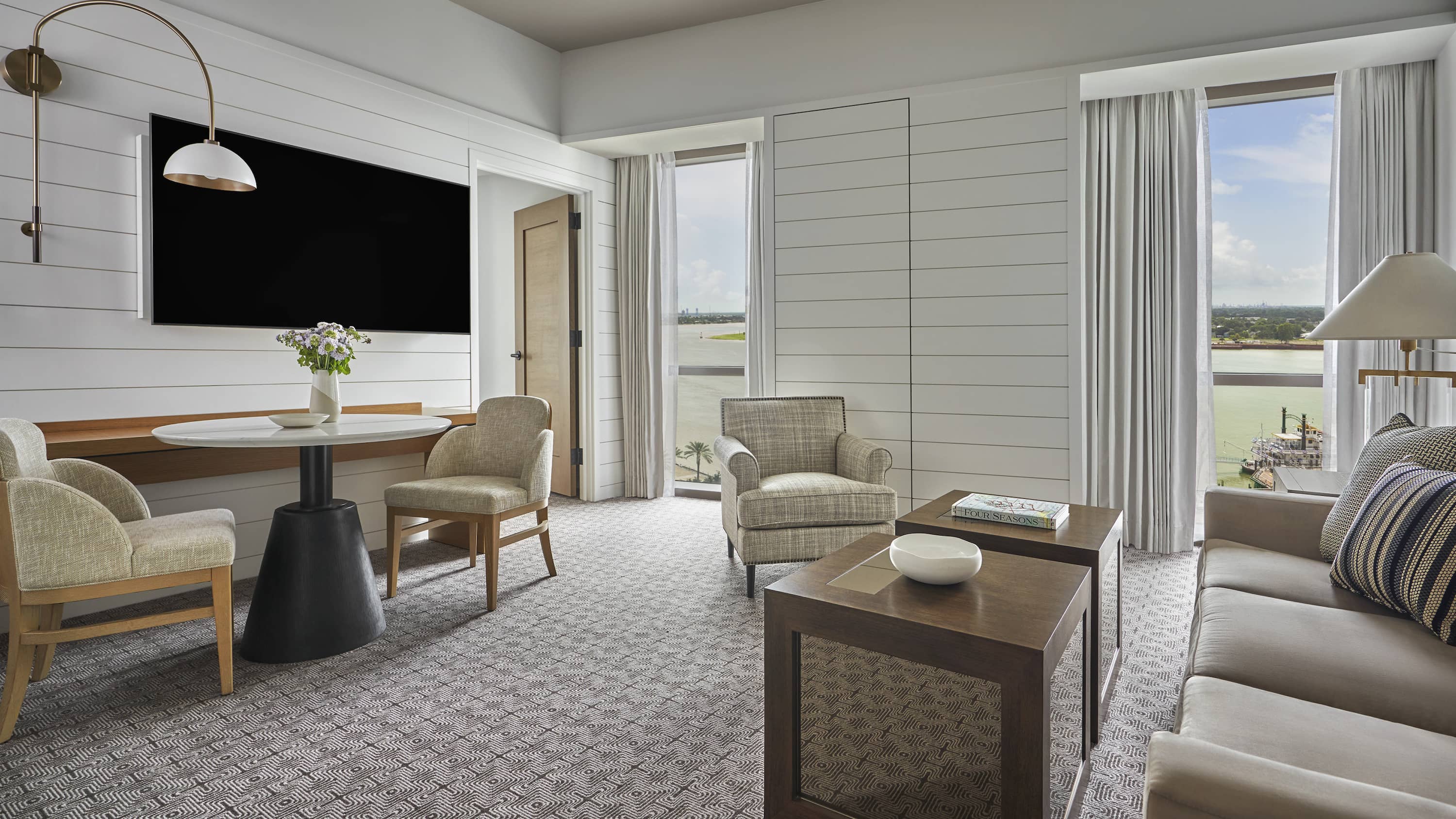 Suite Deluxe River View