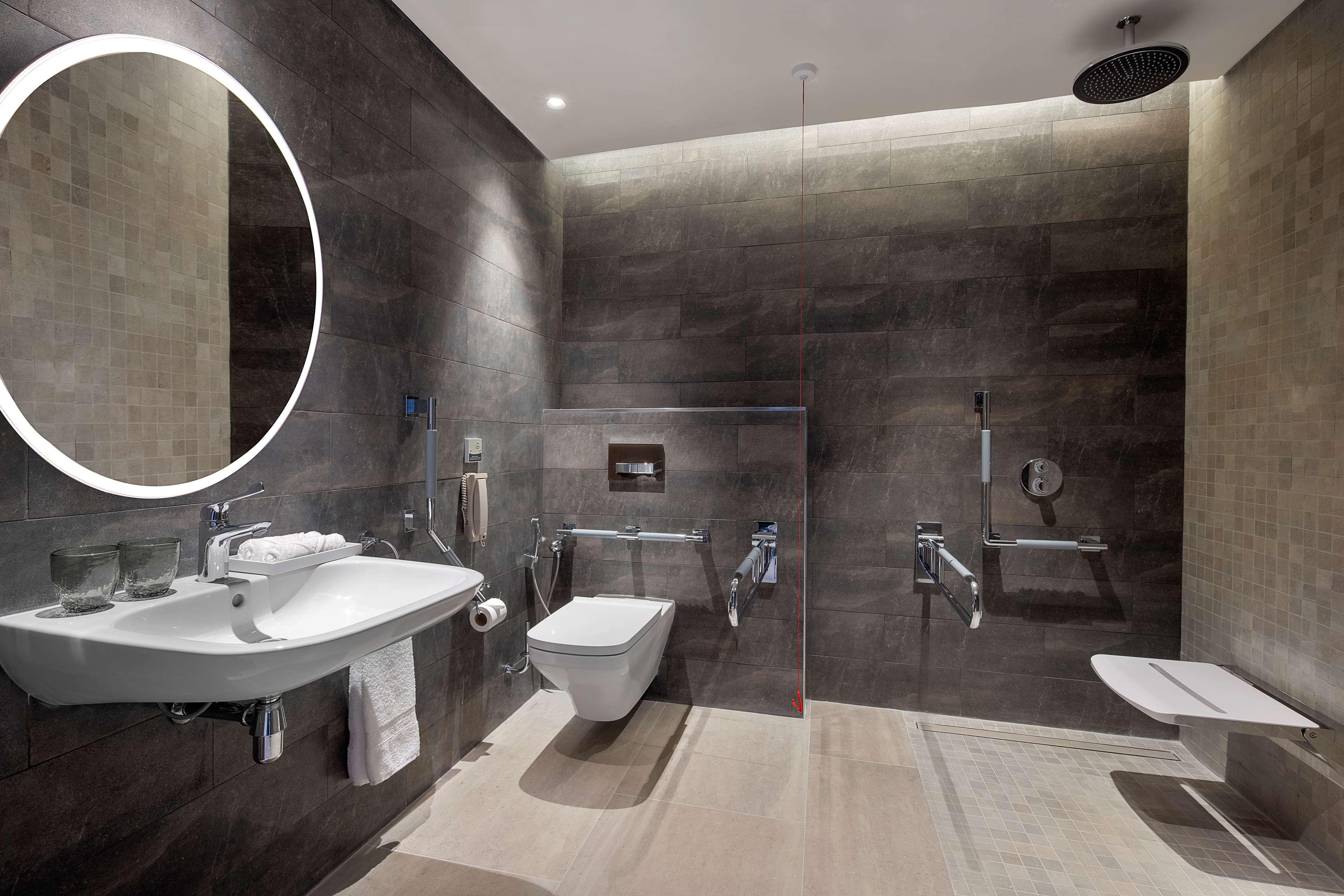 Double Accessible King Size Bed