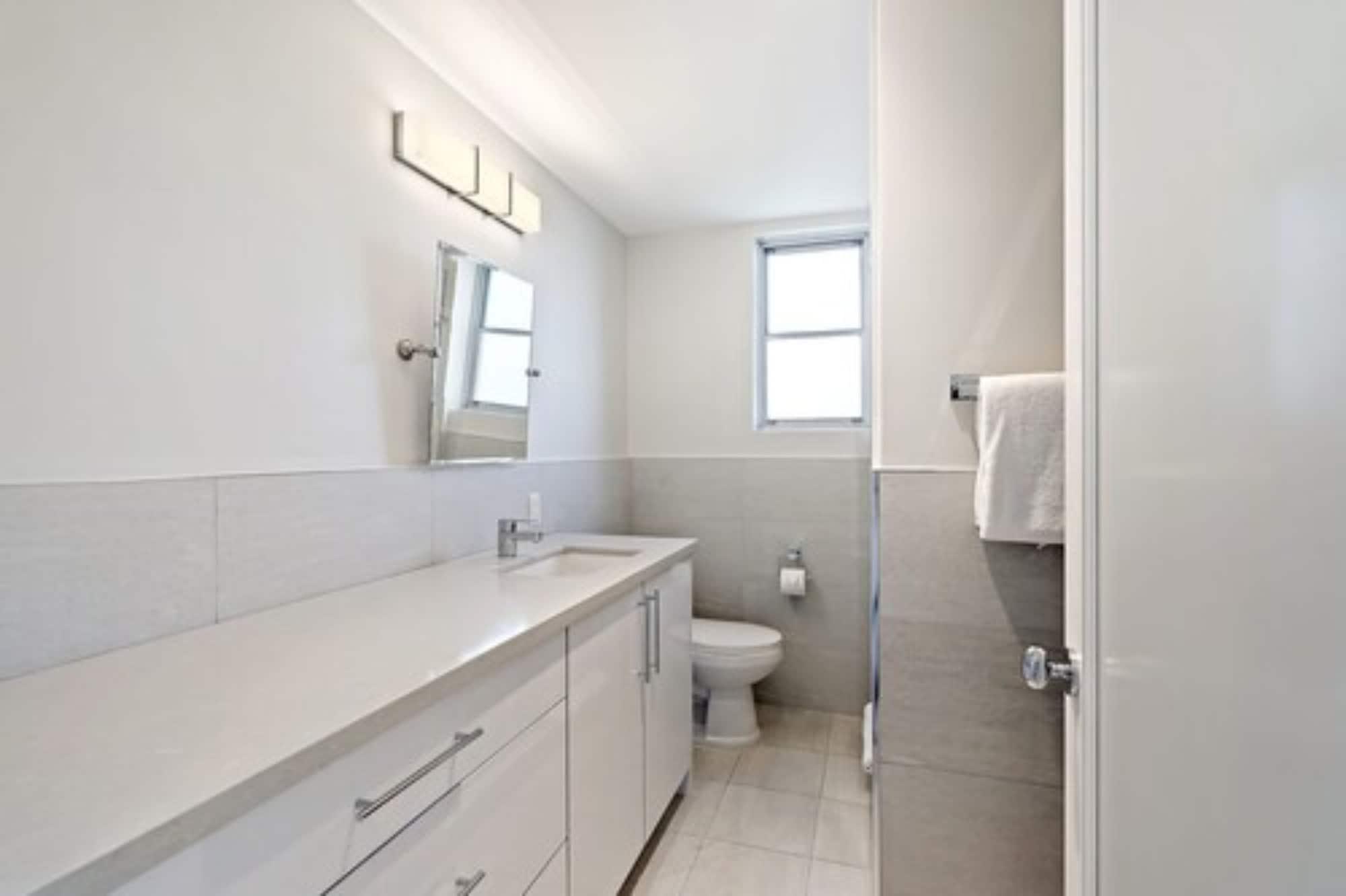 Studio King Size Bed