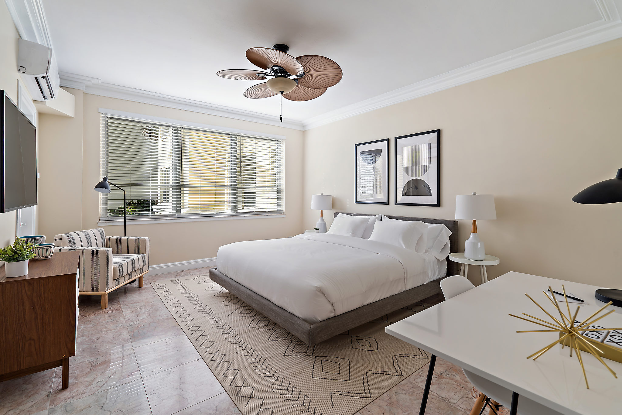 Studio King Size Bed