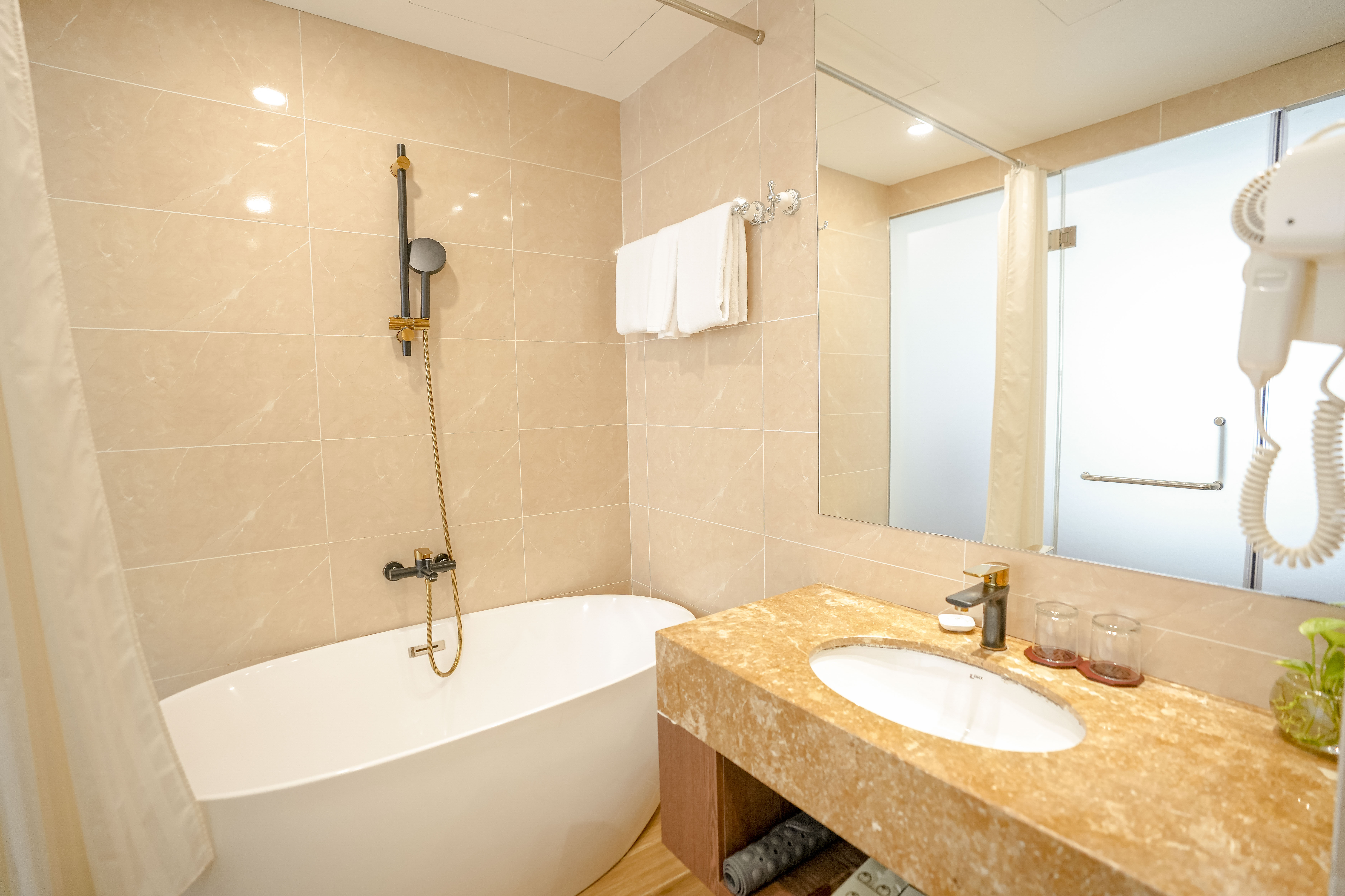 Suite Queen Size Bed