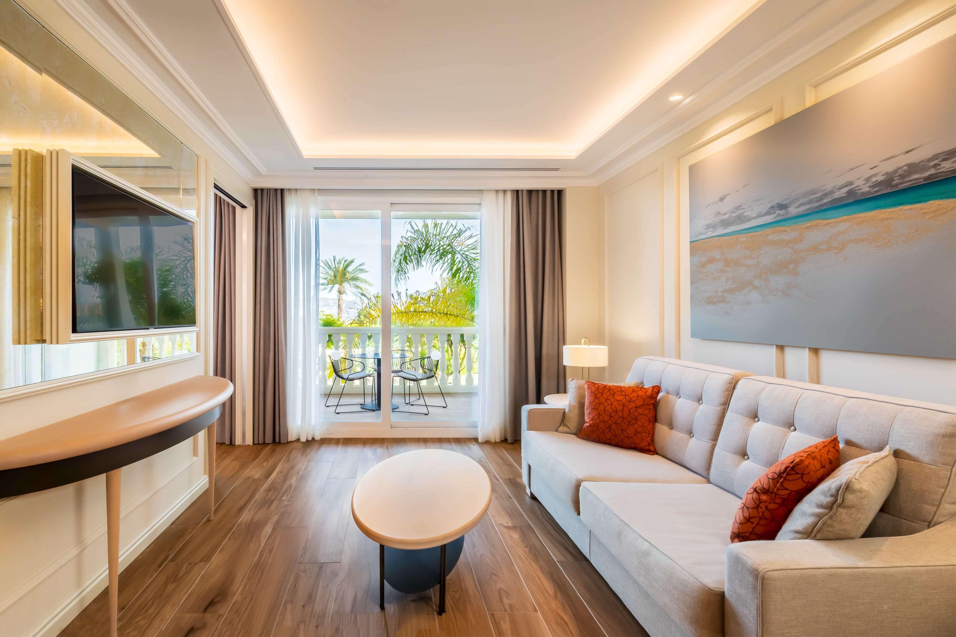 Junior Suite Pool View