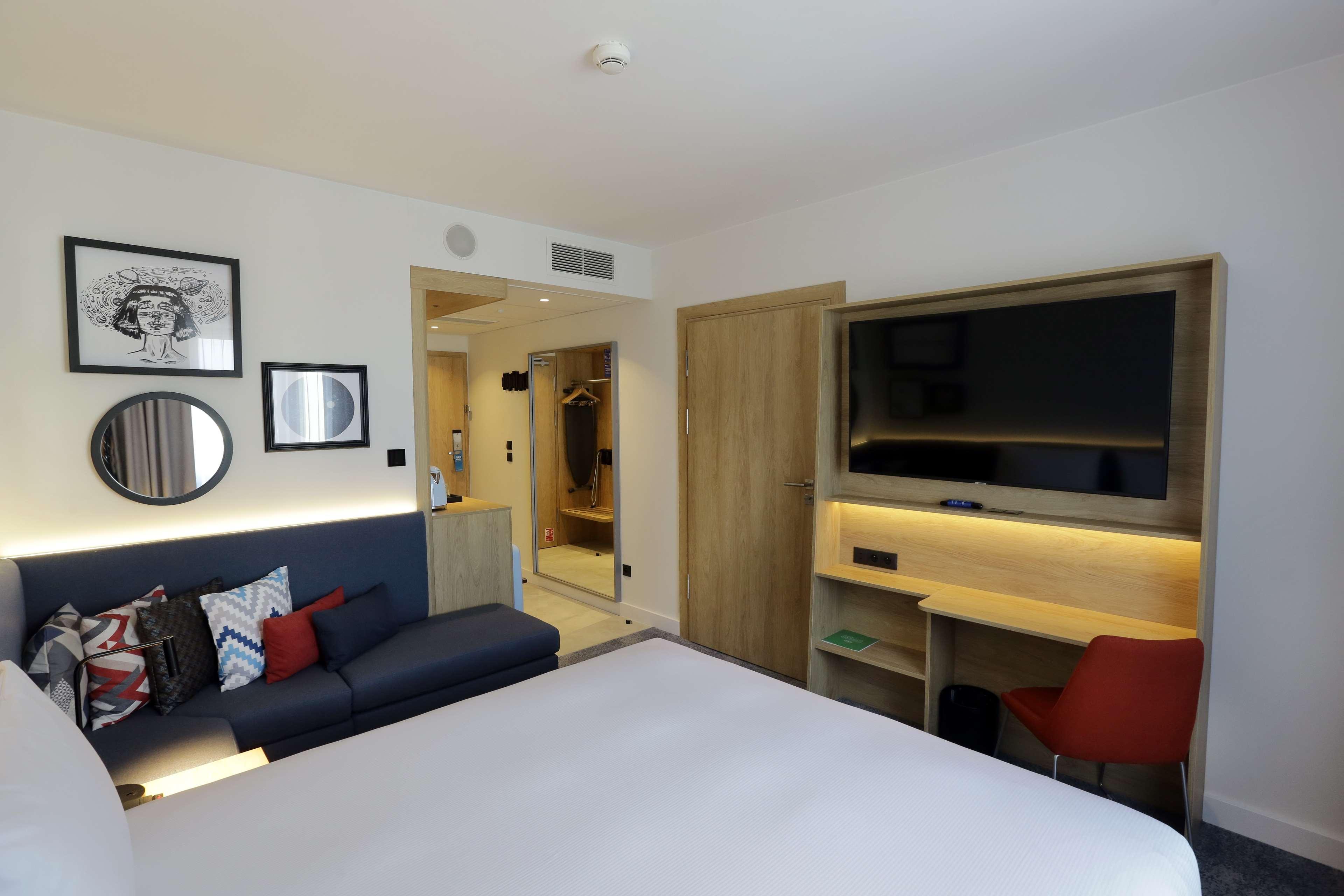 Family Room Connecting Room