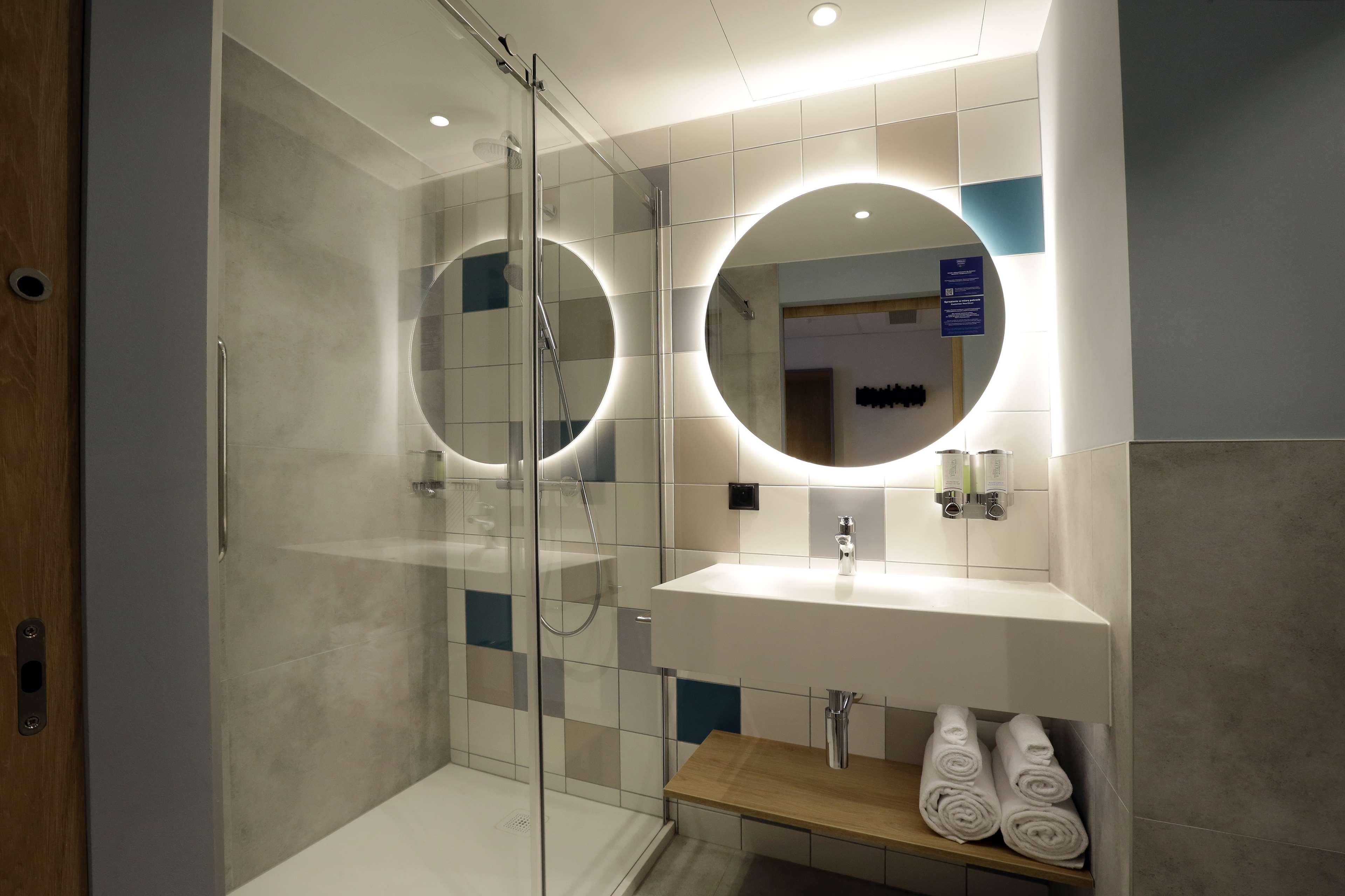 Double Queen Size Bed