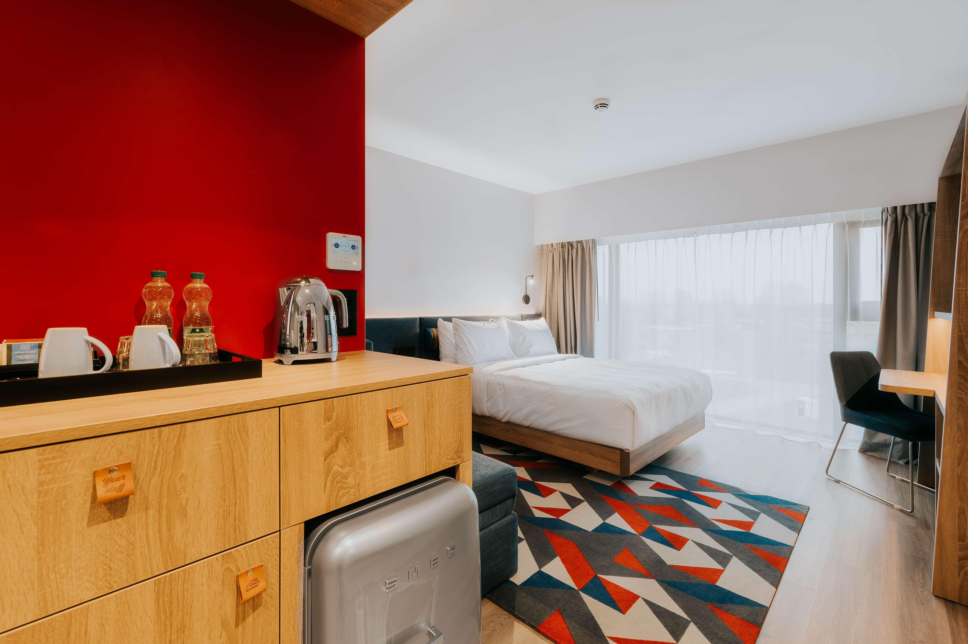 Double Queen Size Bed