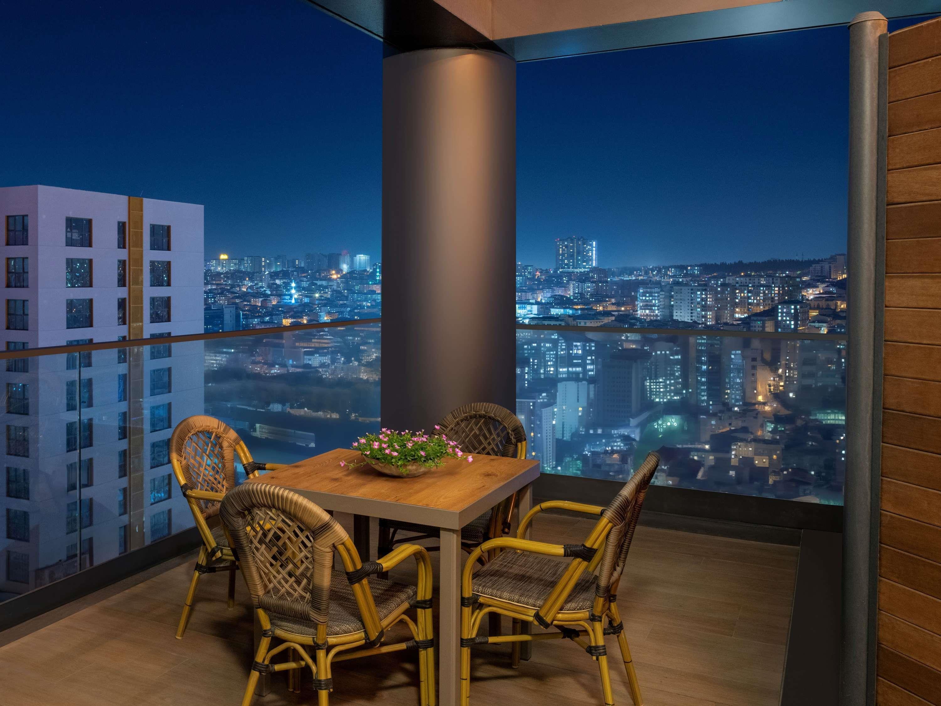 Room Two Bedrooms with Terrace