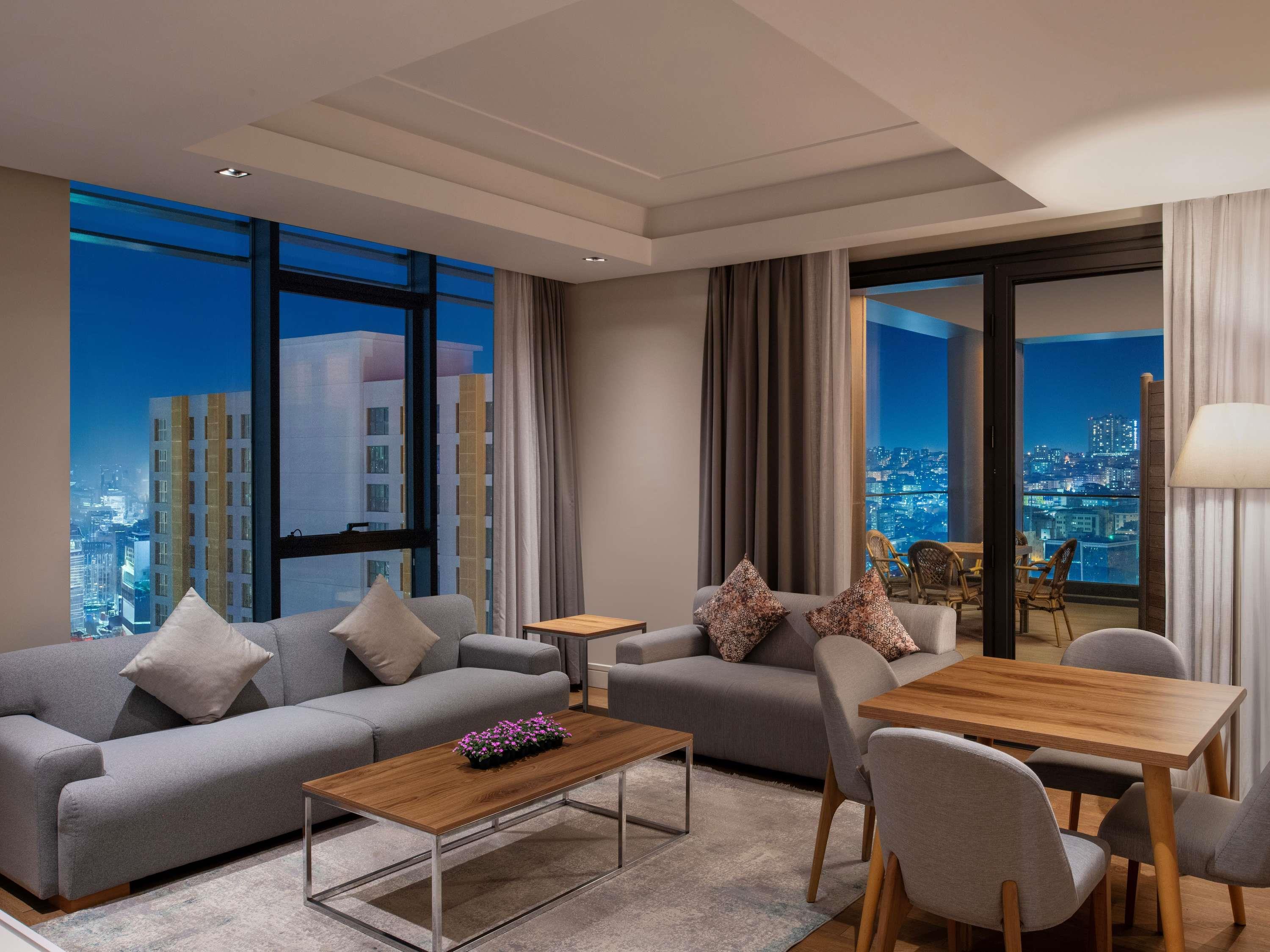 Room Two Bedrooms with Terrace