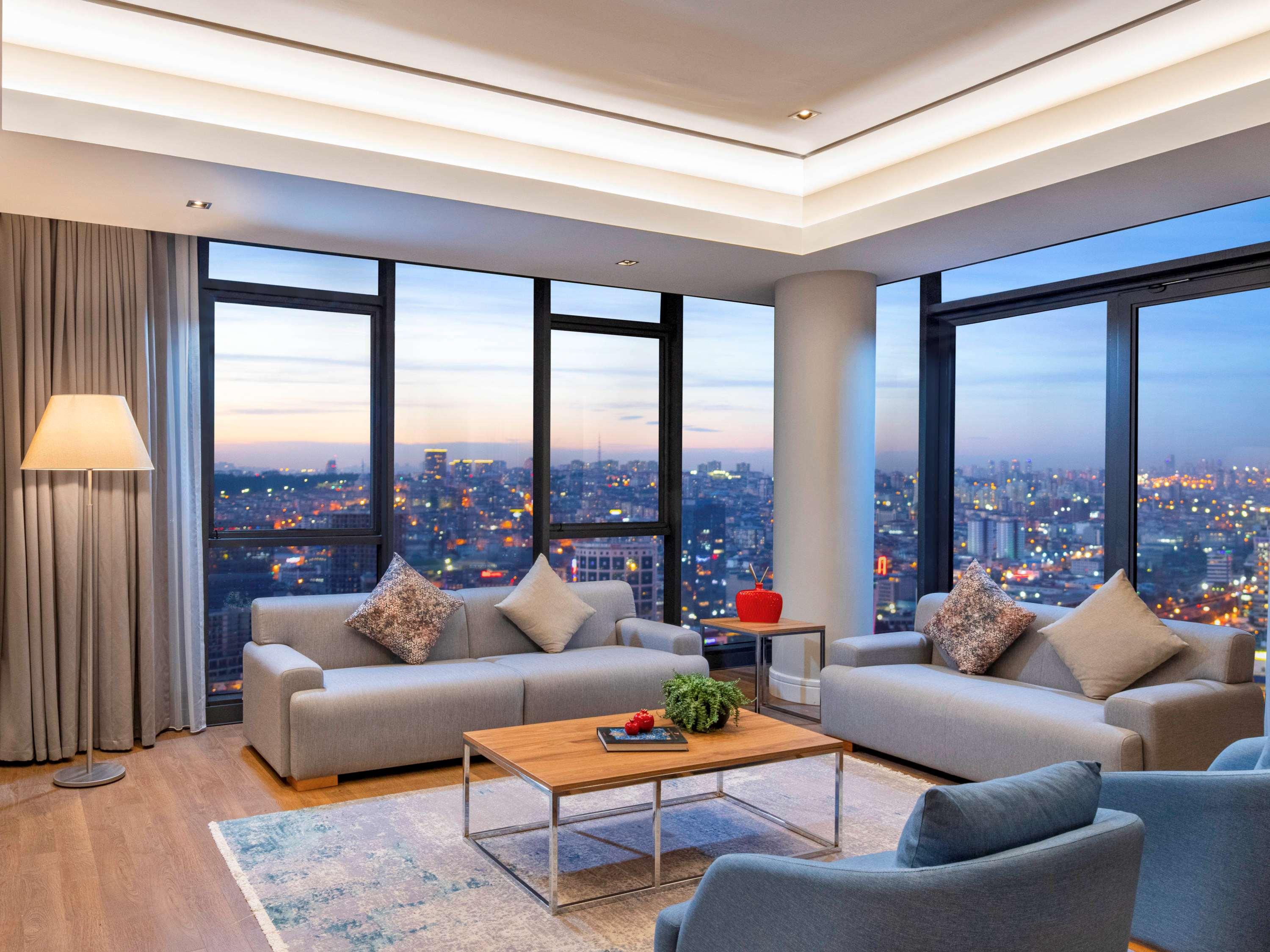 Room Deluxe Three Bedroom