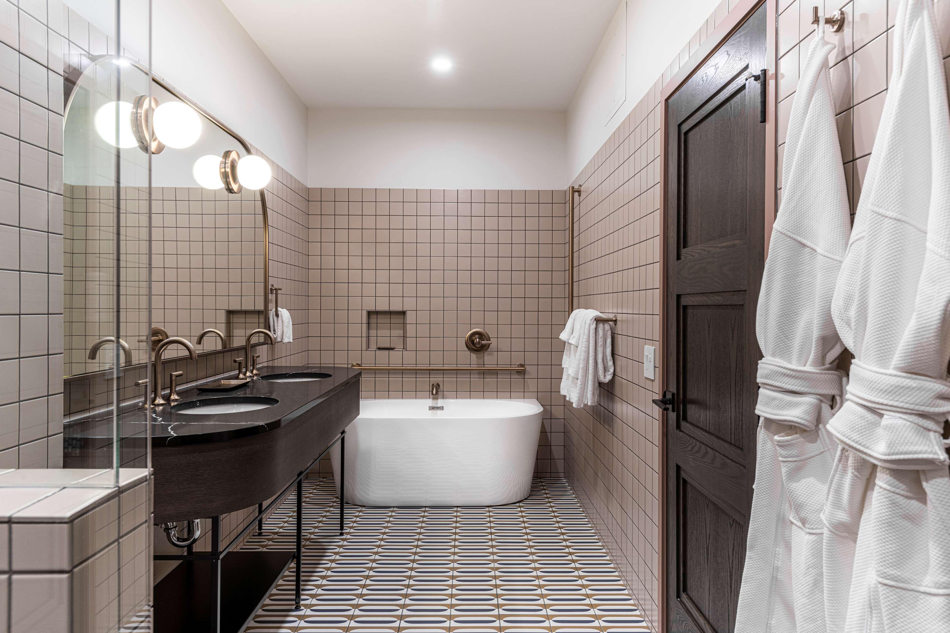 Suite King Bed One Bedroom 