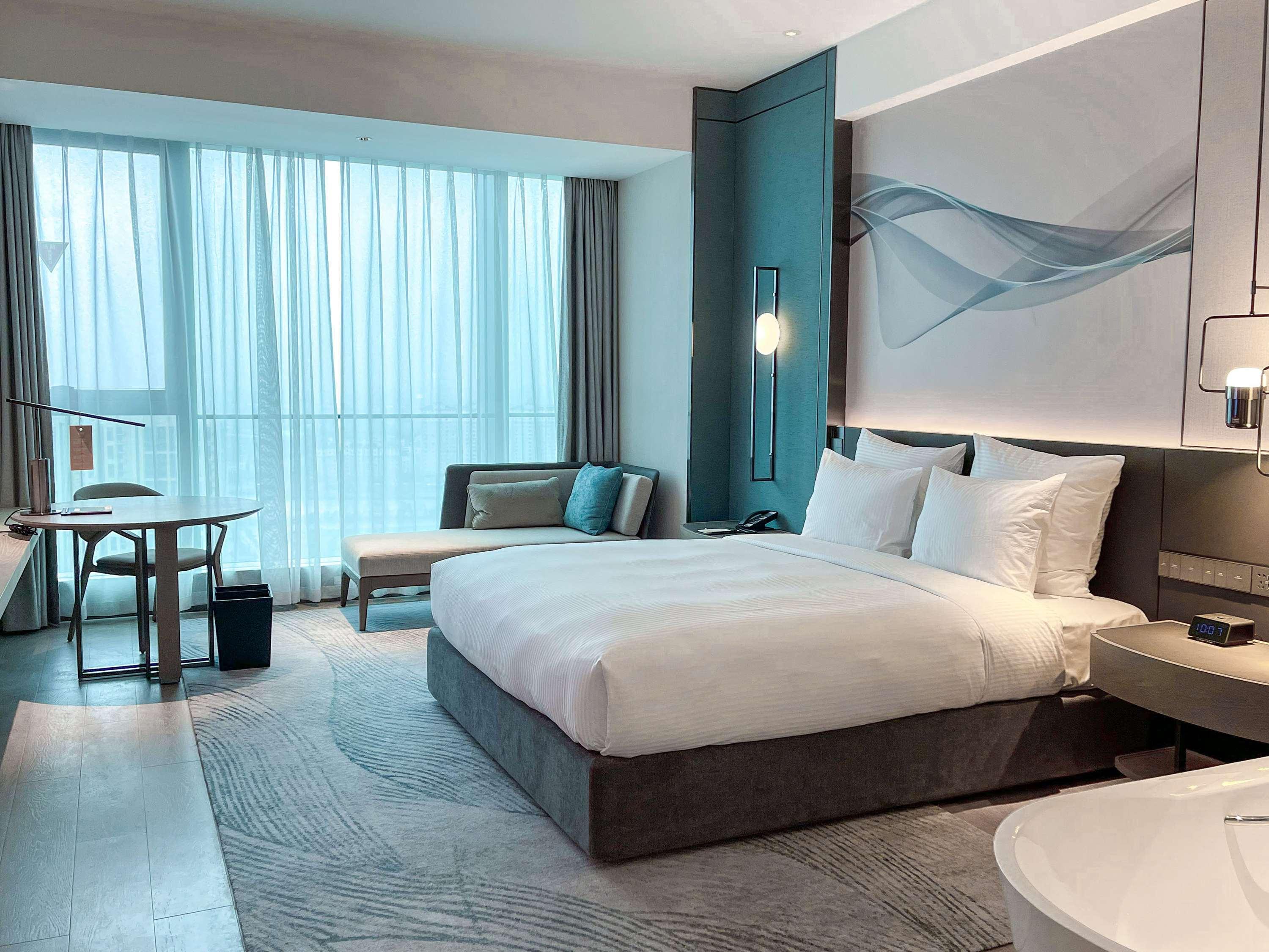 Double Deluxe City View King Bed