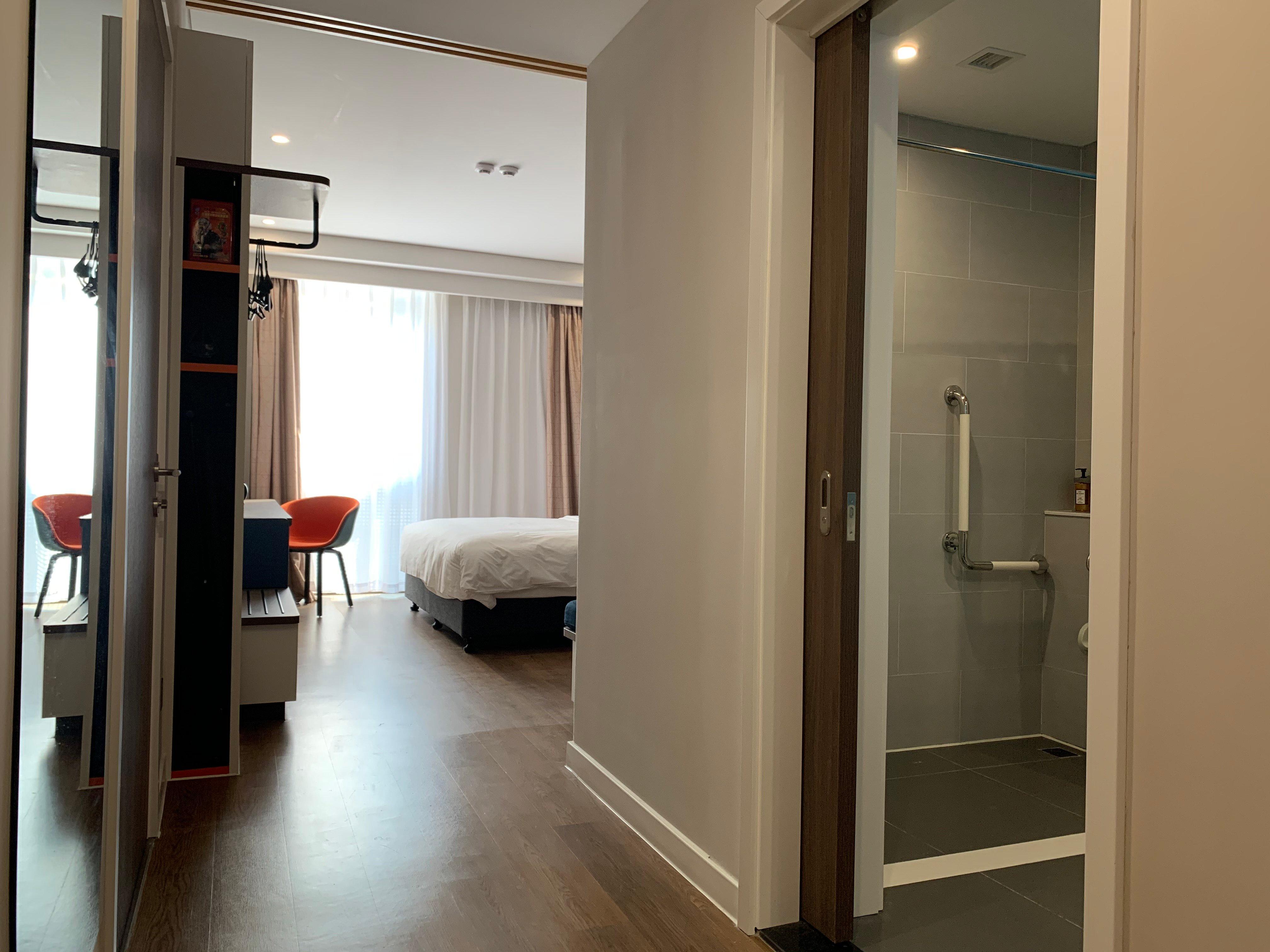 Double Accessible King Size Bed