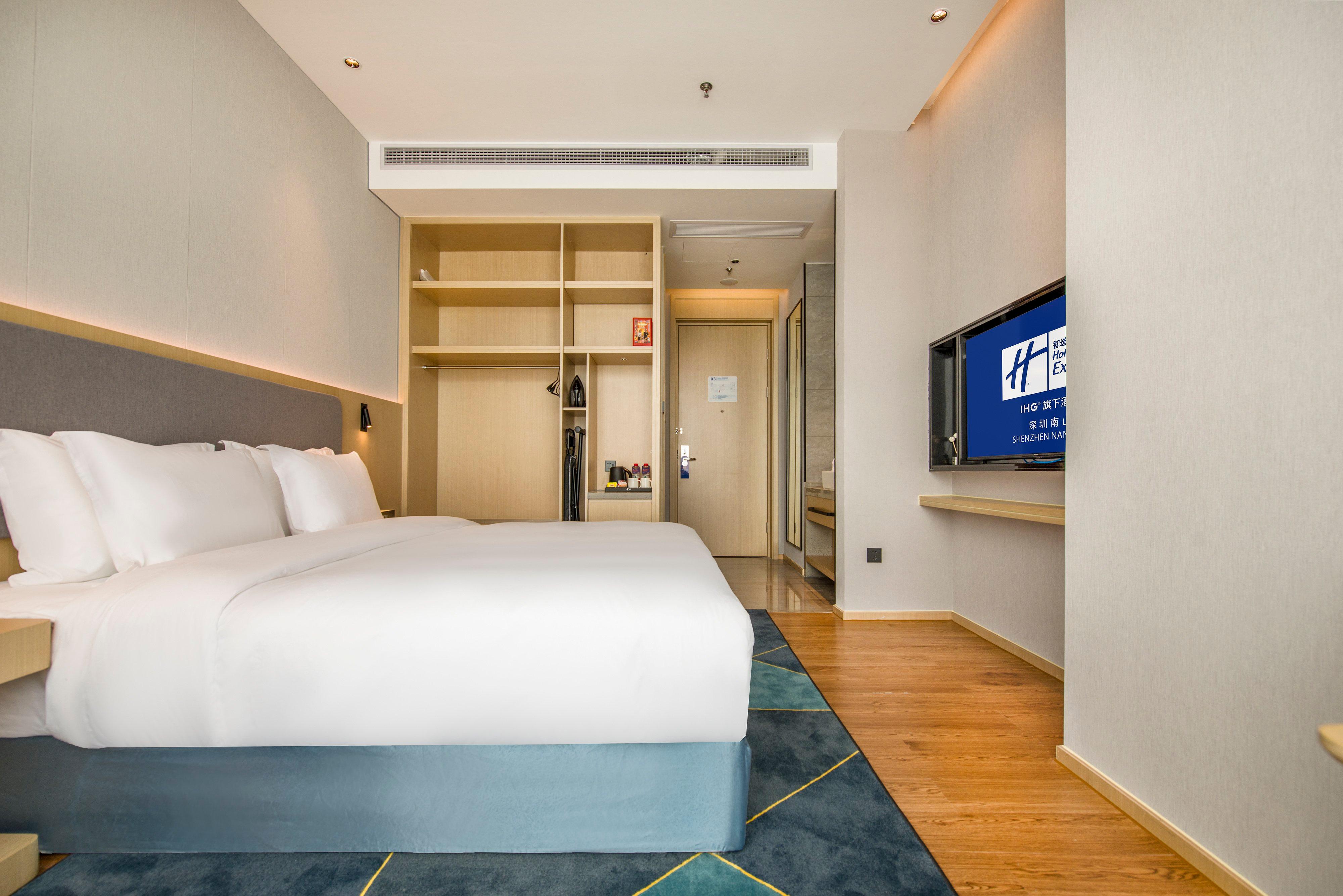 Double City View King Bed