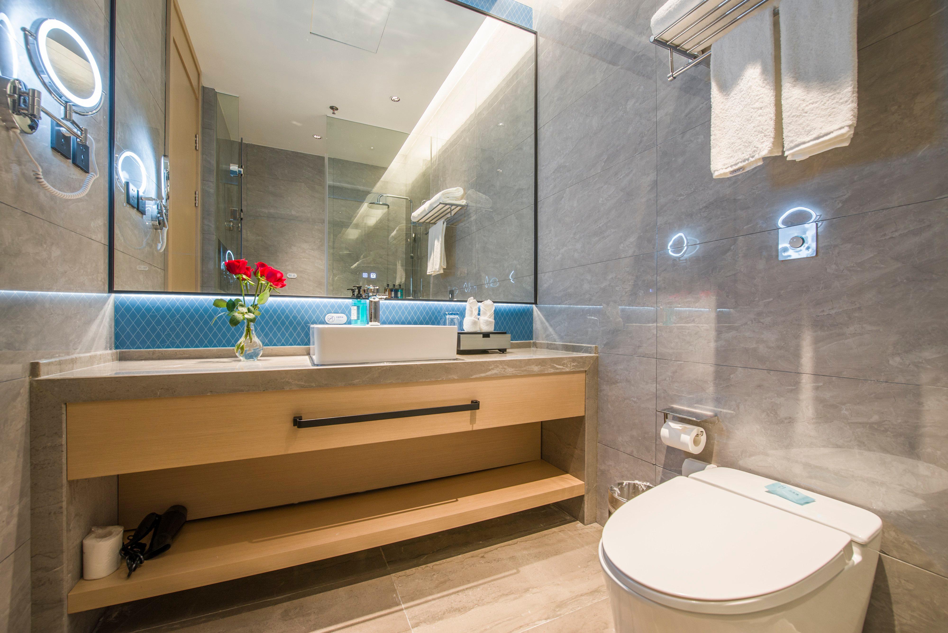 Double City View King Bed