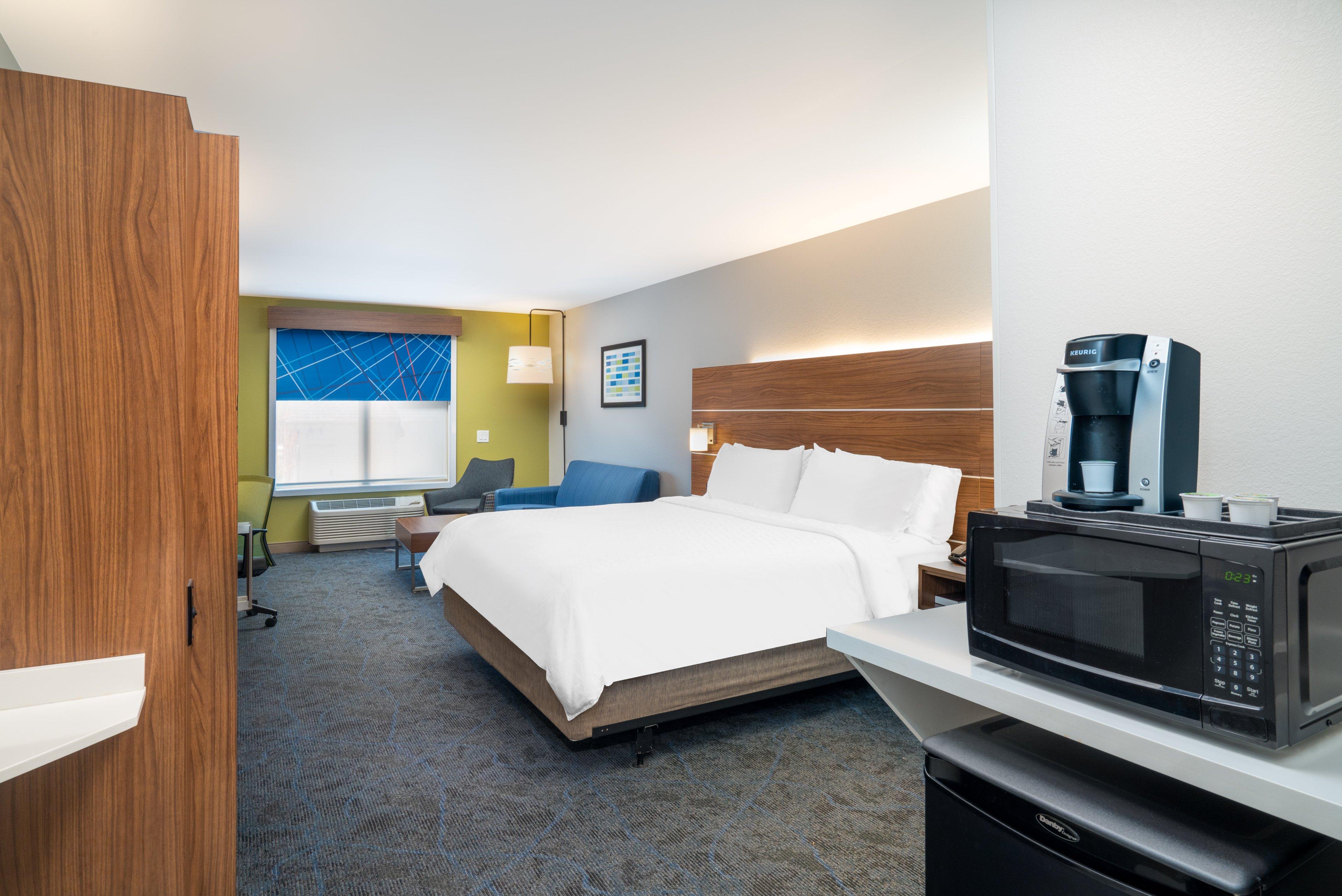 Suite Accessible King Size Bed