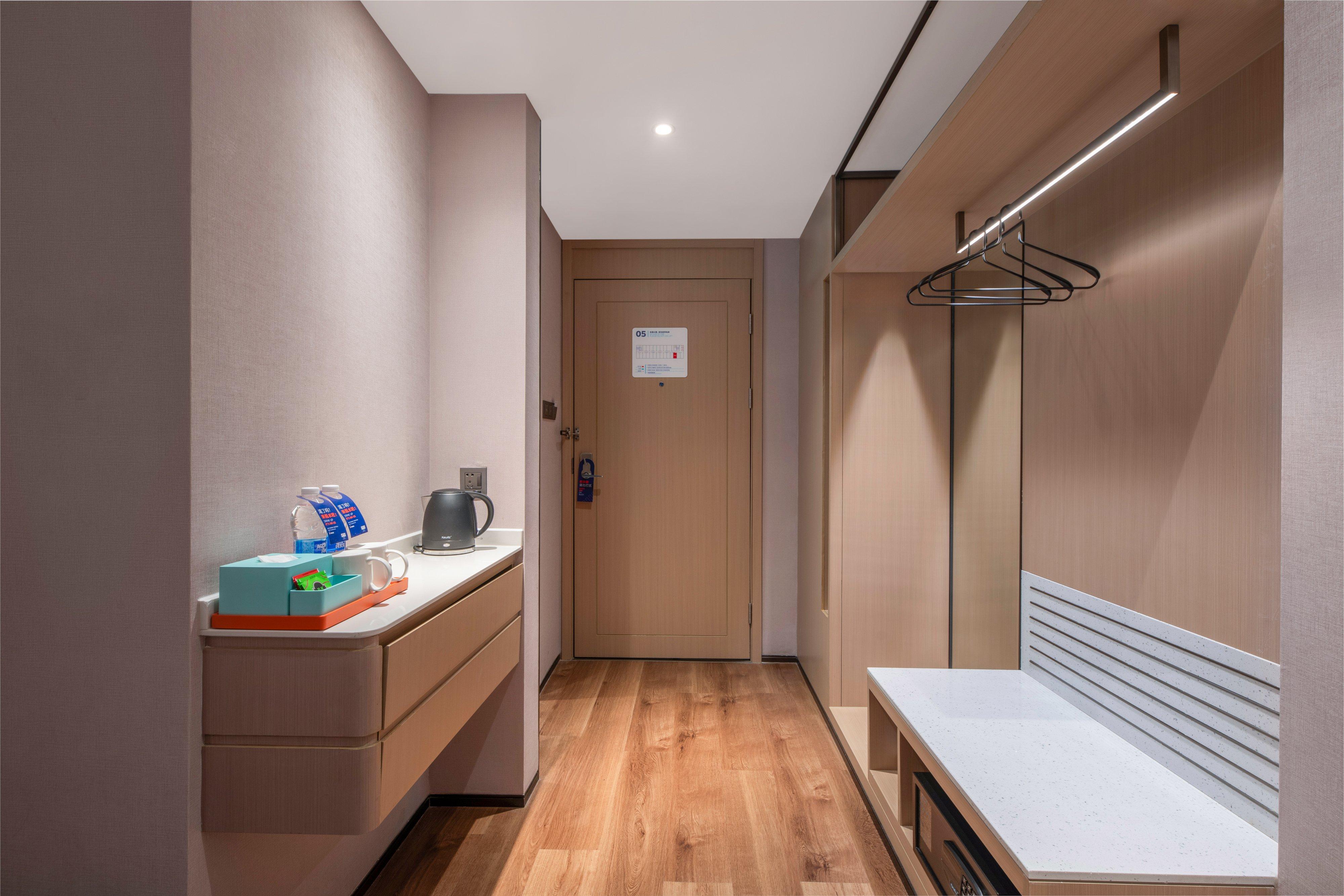 Double City View King Bed