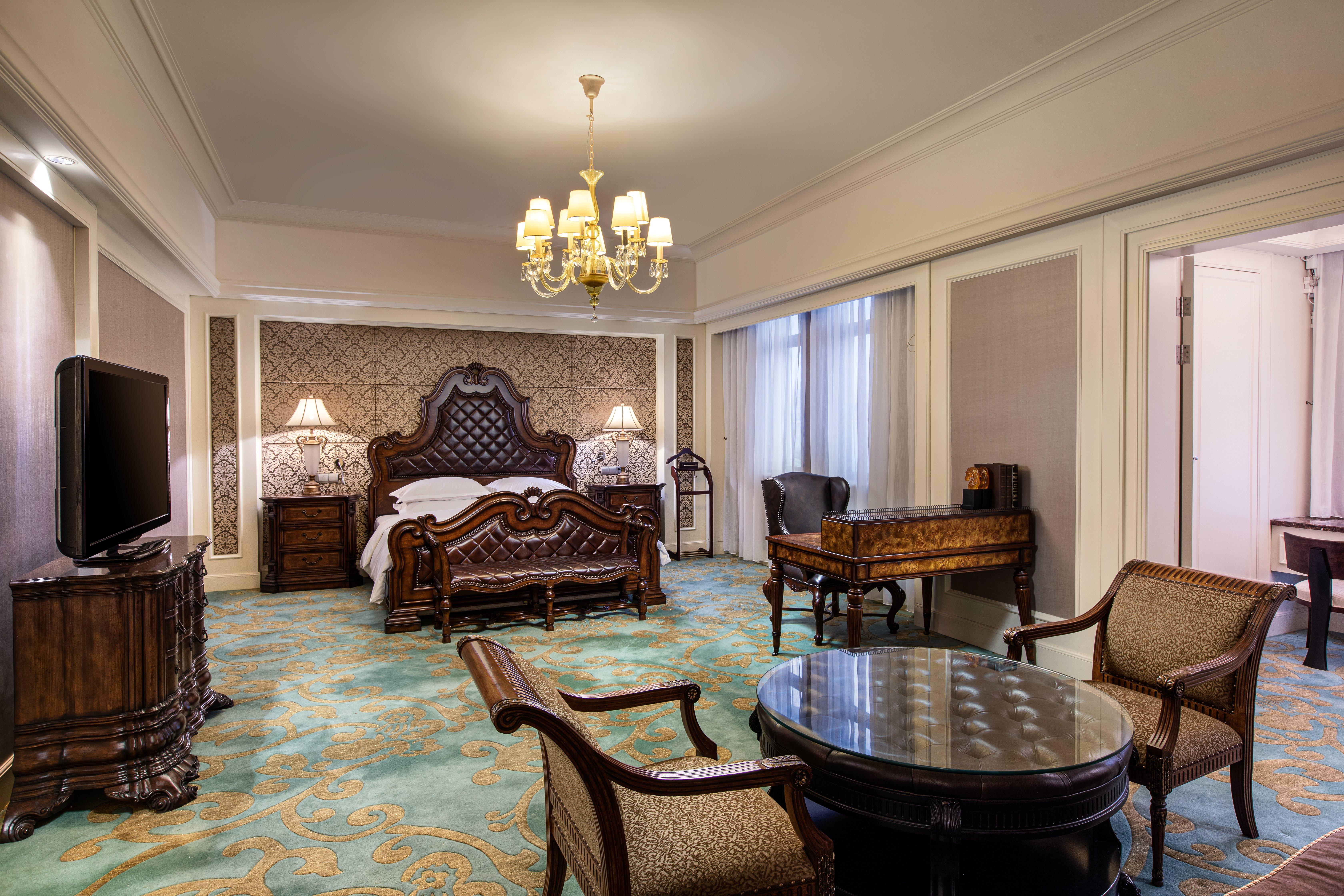 Suite King Bed One Bedroom 