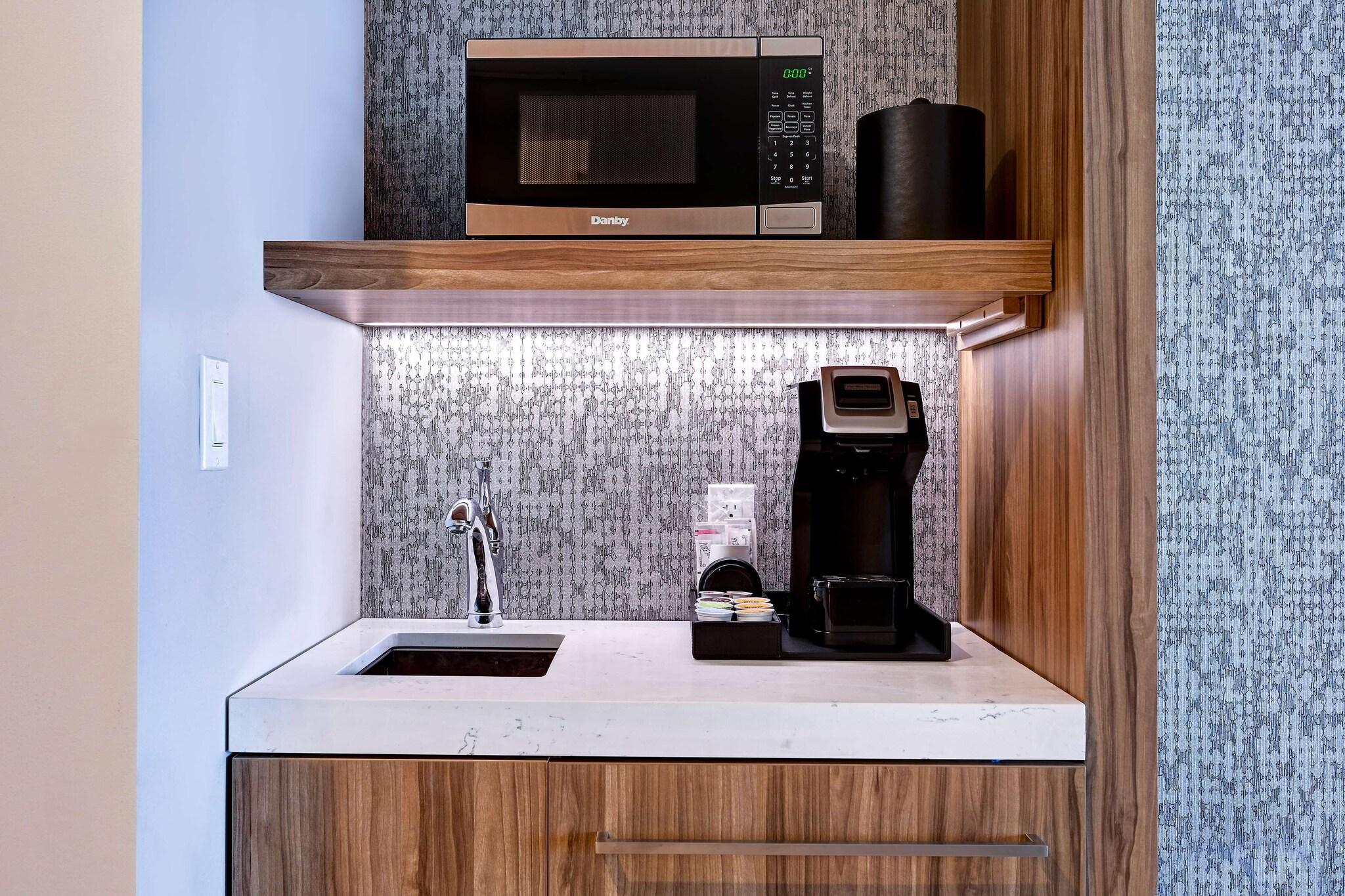 Suite Two Queen Beds