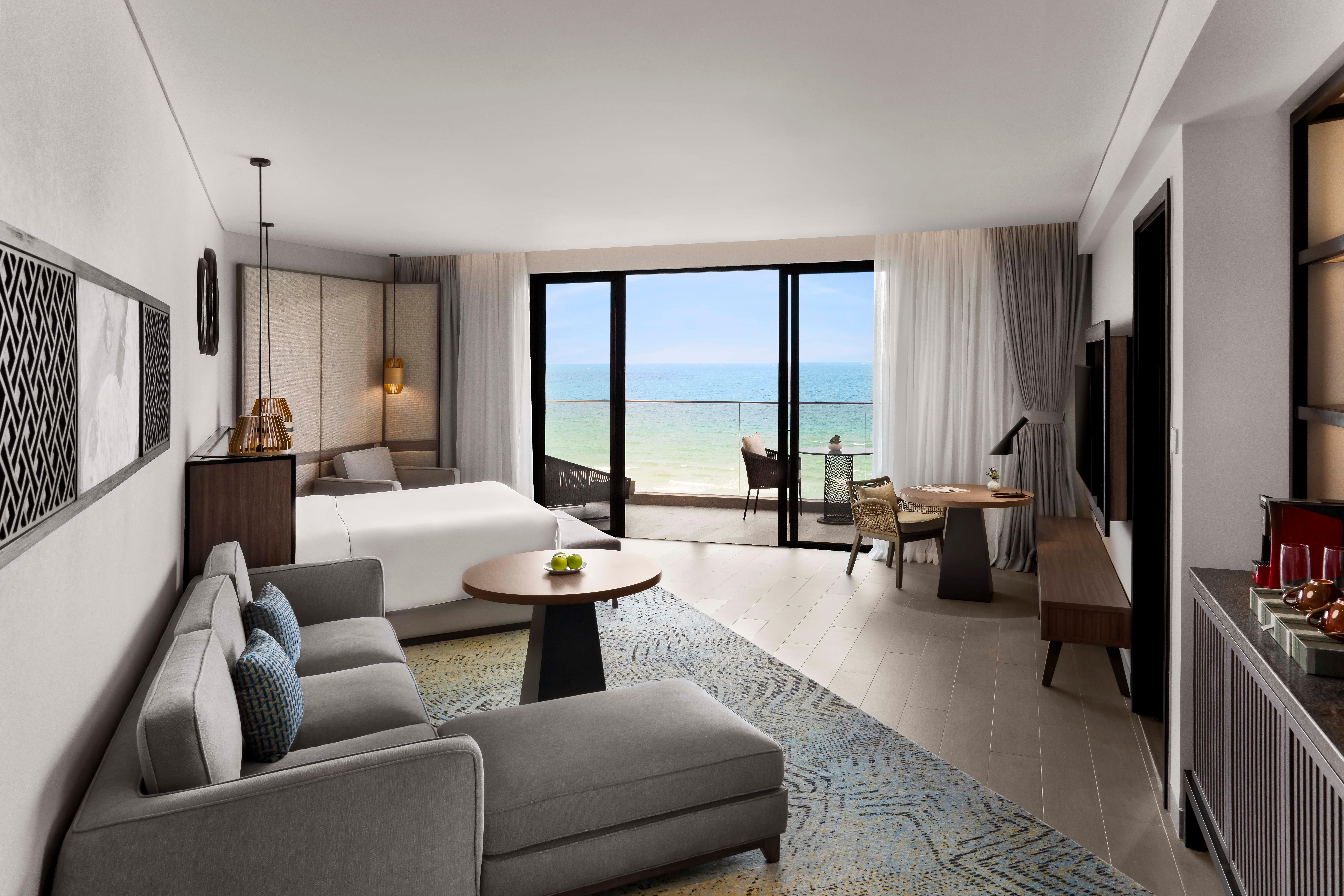 Junior Suite Ocean View King Bed