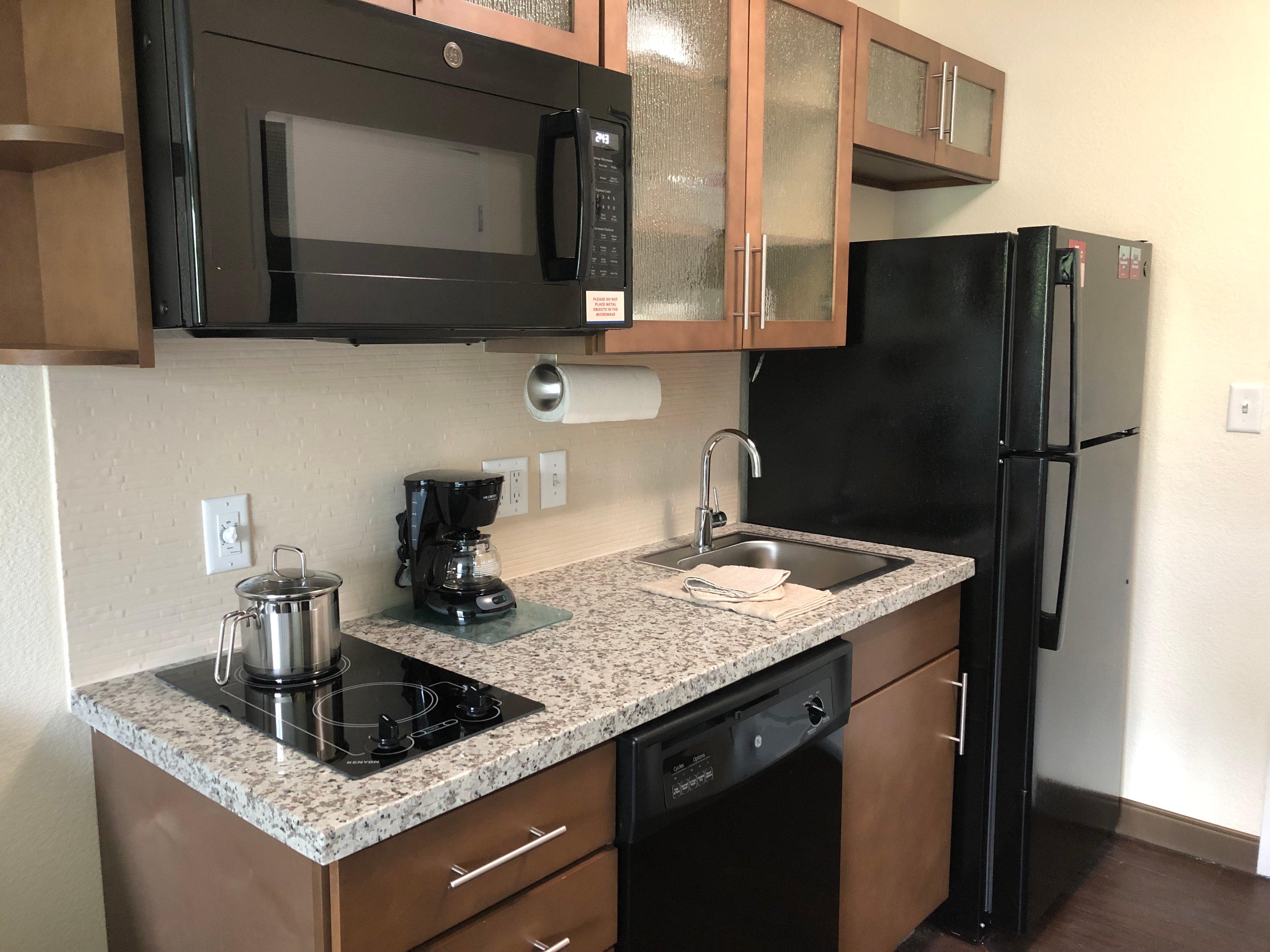 Studio Two Queen Beds