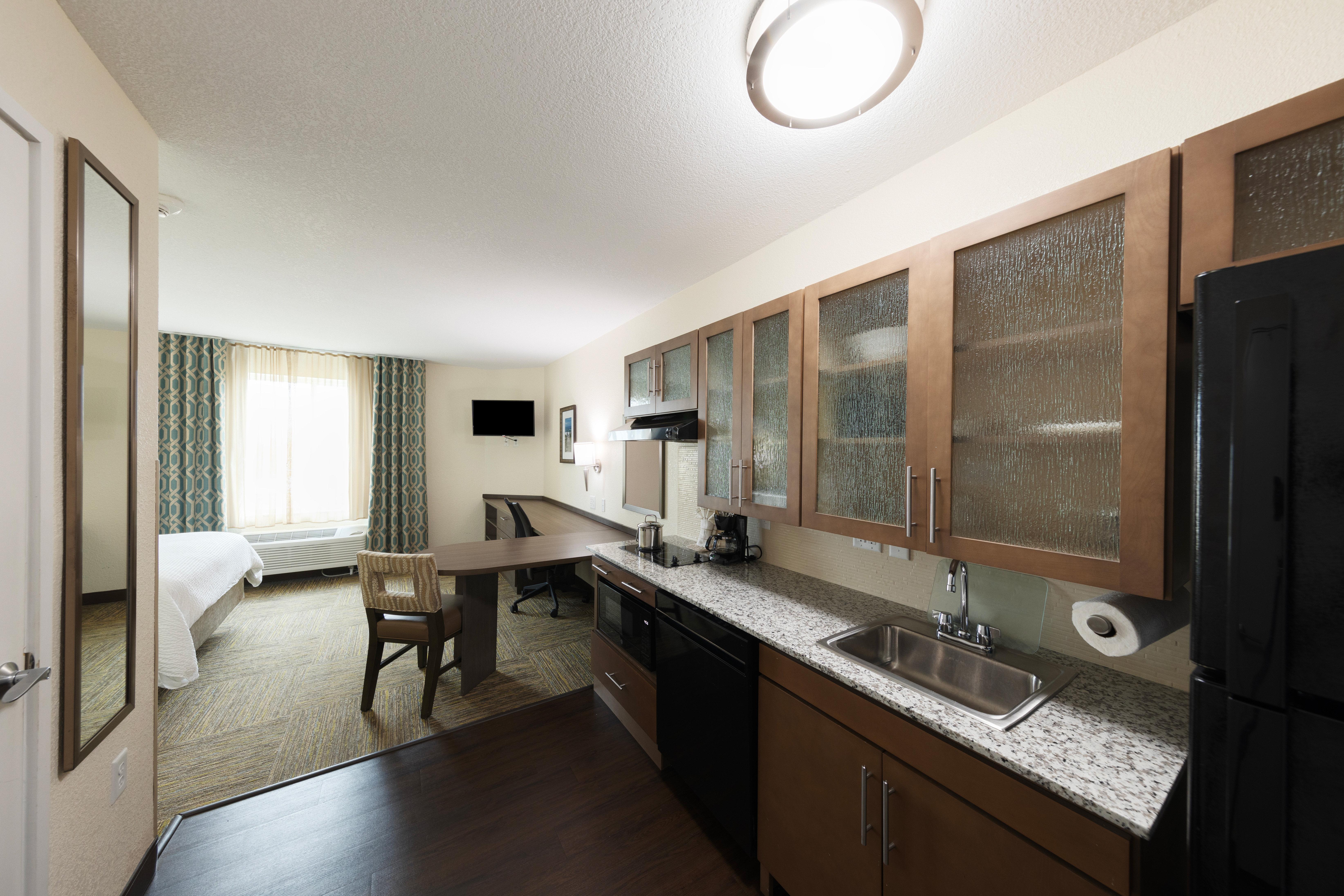 Studio Accessible King Size Bed