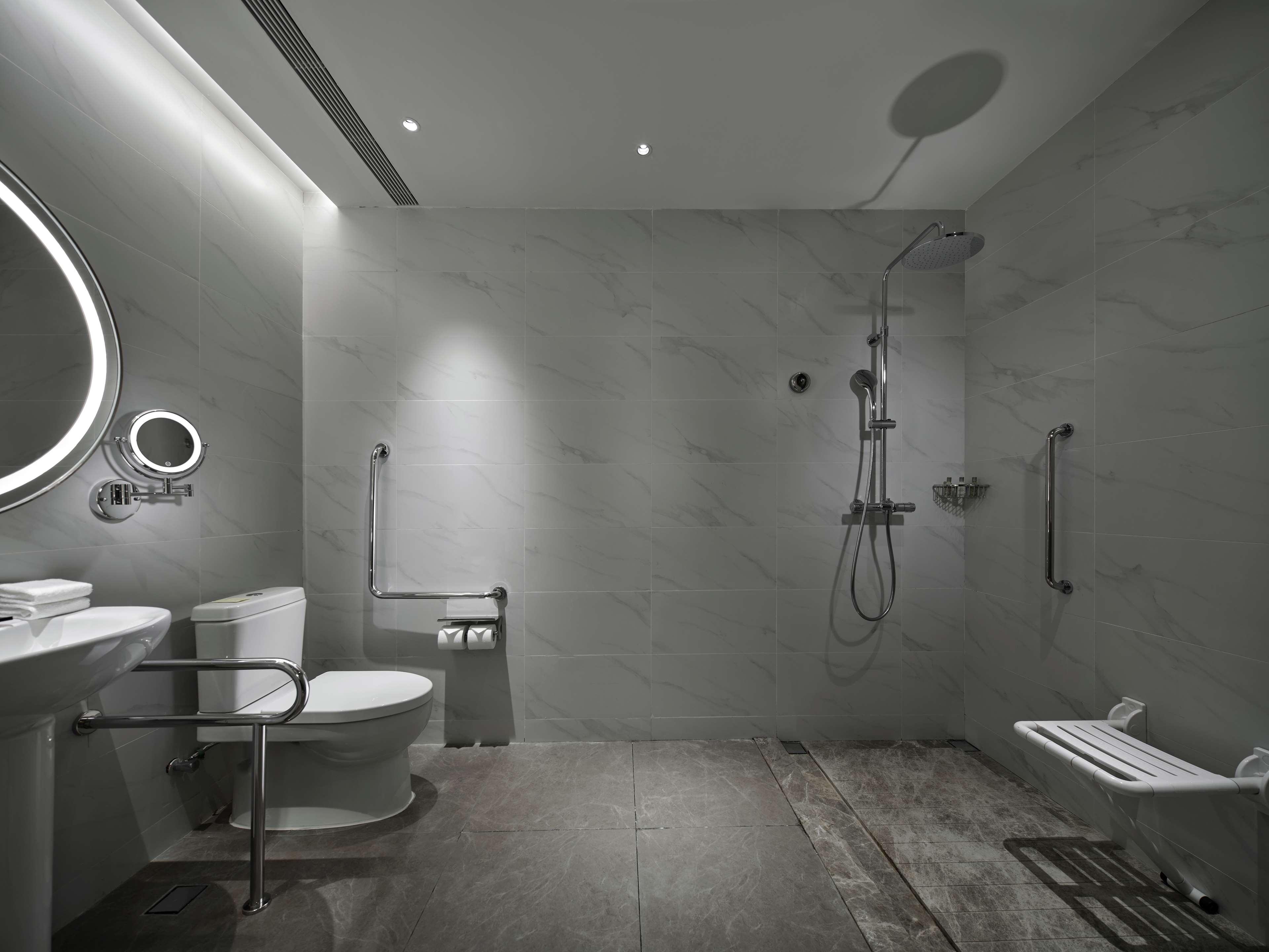 Double Accessible King Size Bed