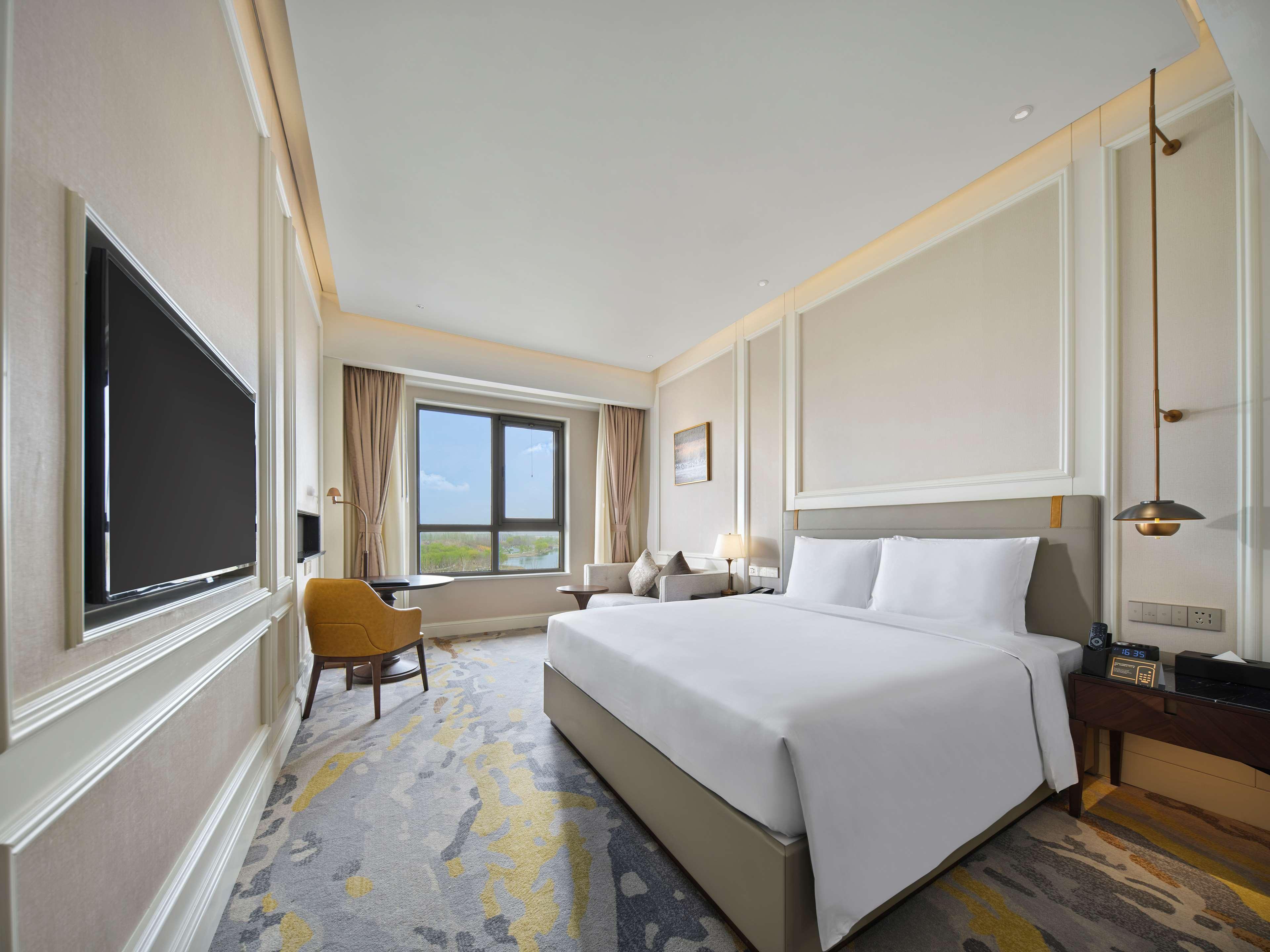 Double Guest Room King Bed