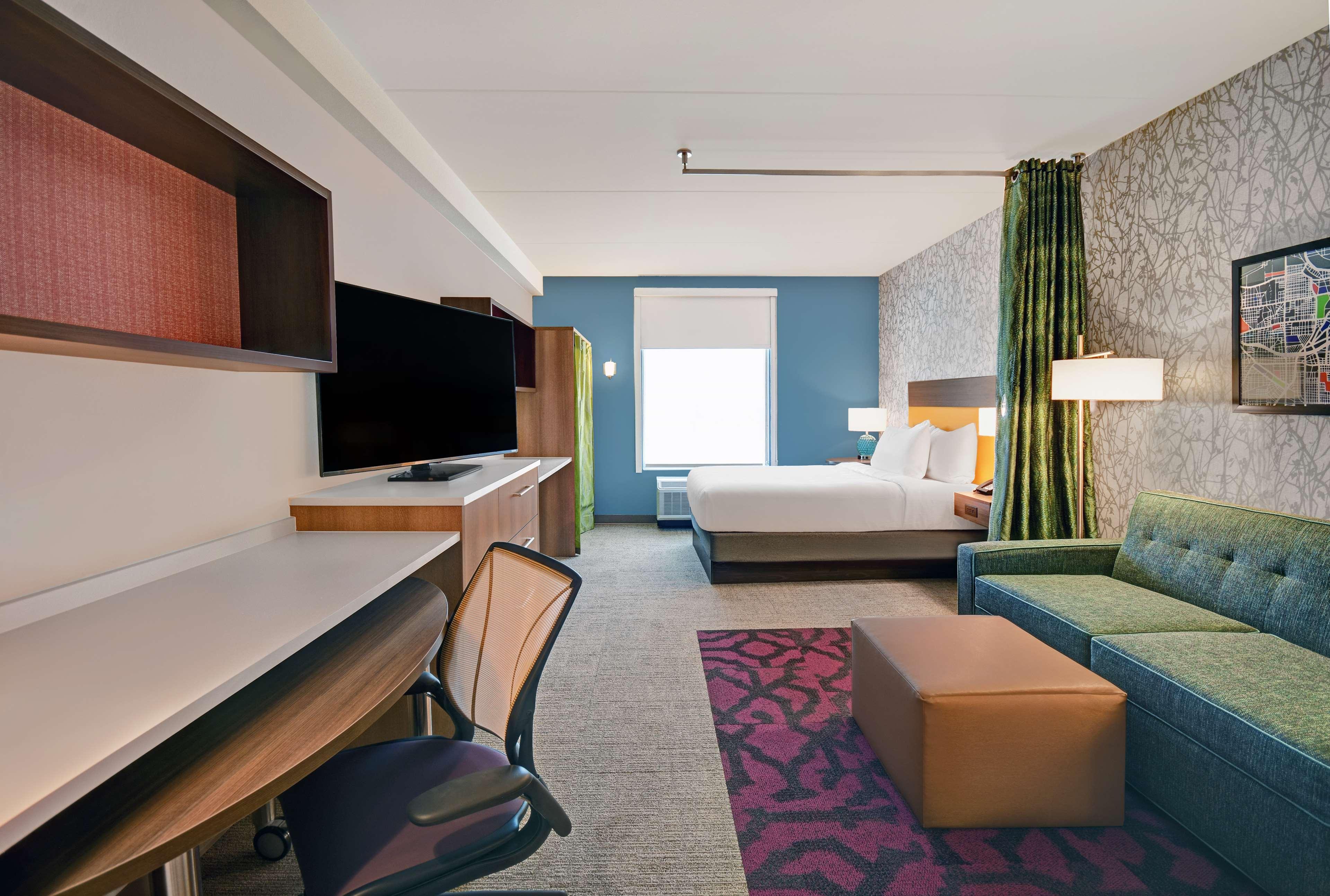 Suite Queen Size Bed