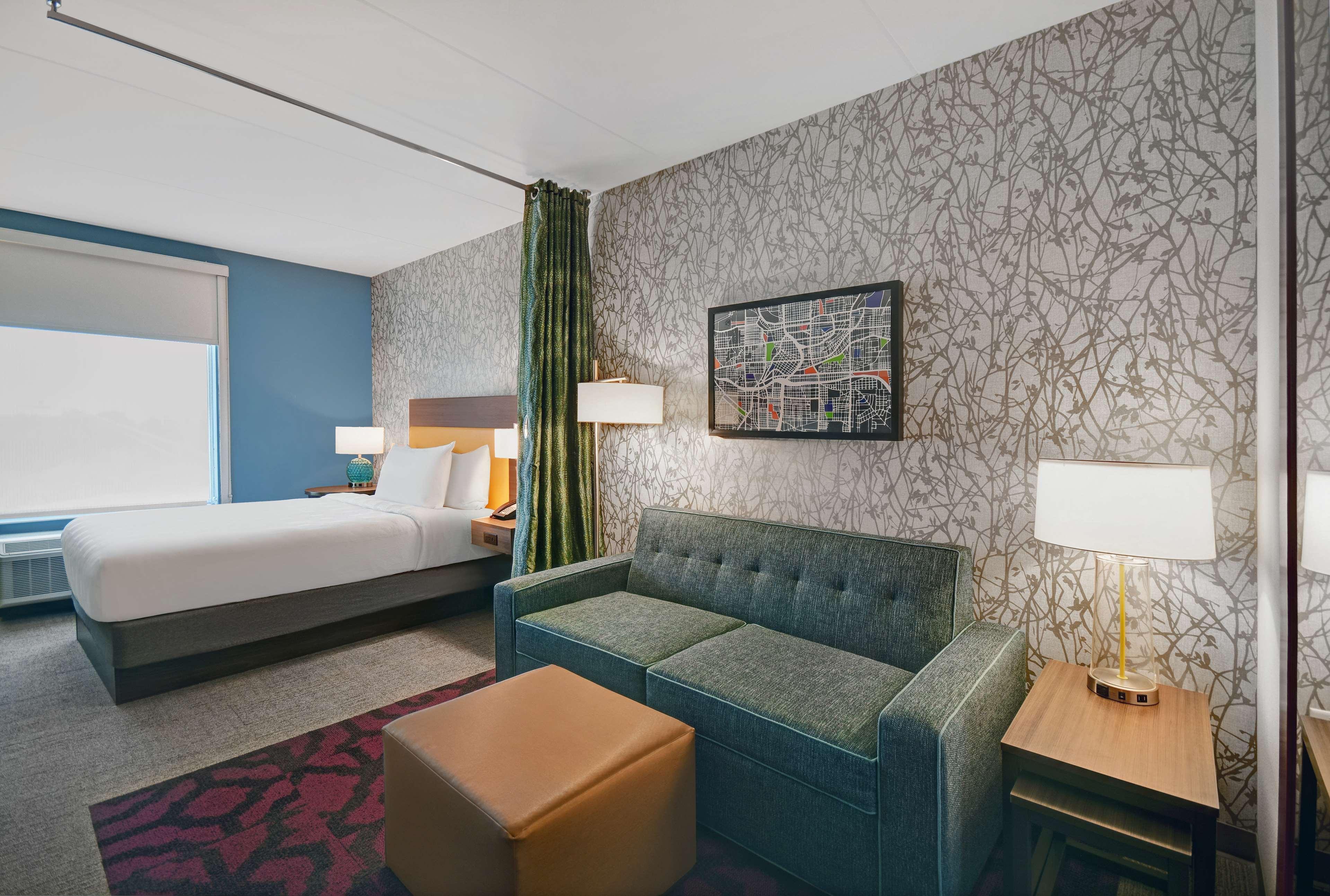 Suite Queen Size Bed