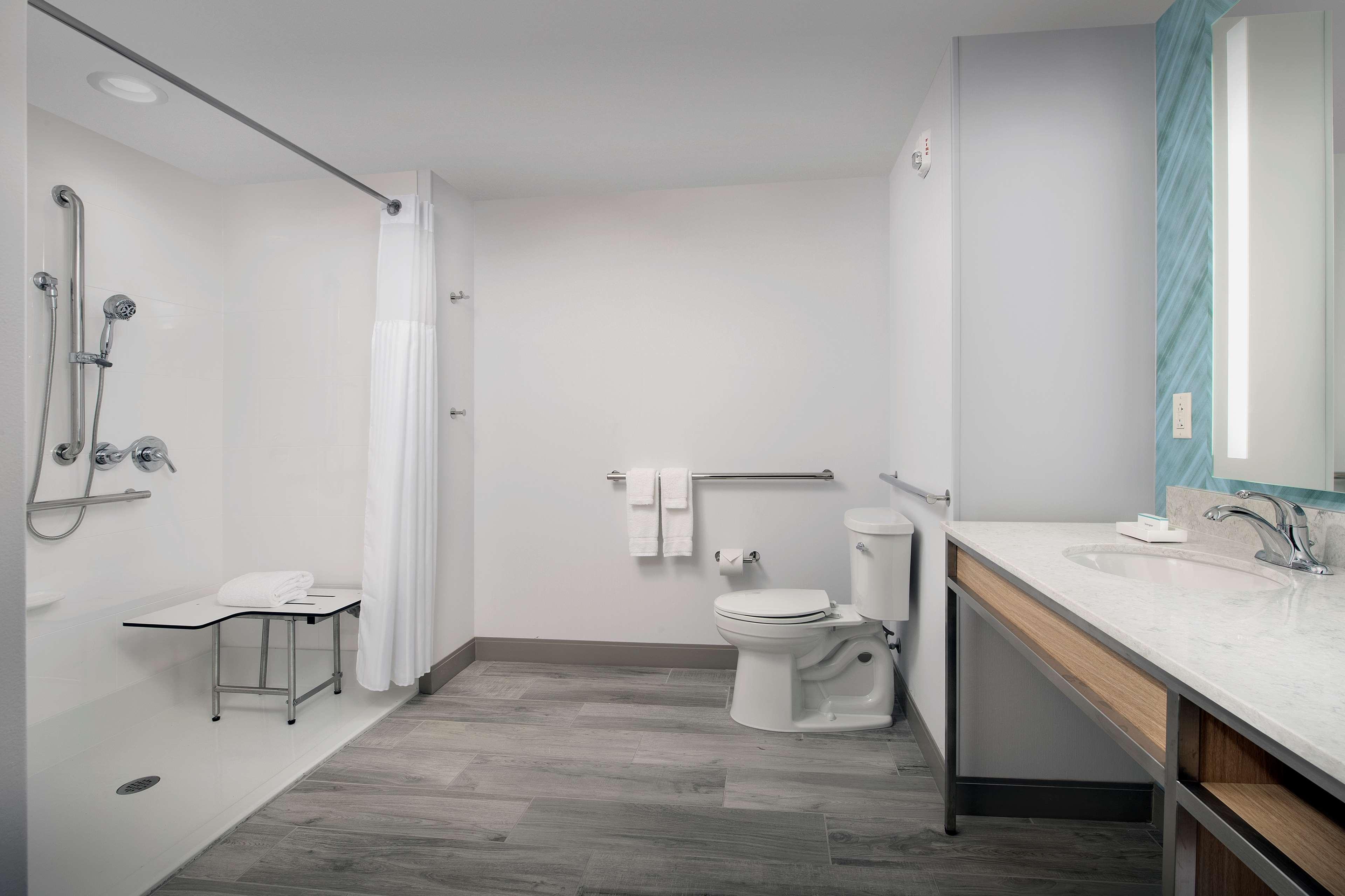 Twin Accessible-two Queen Beds