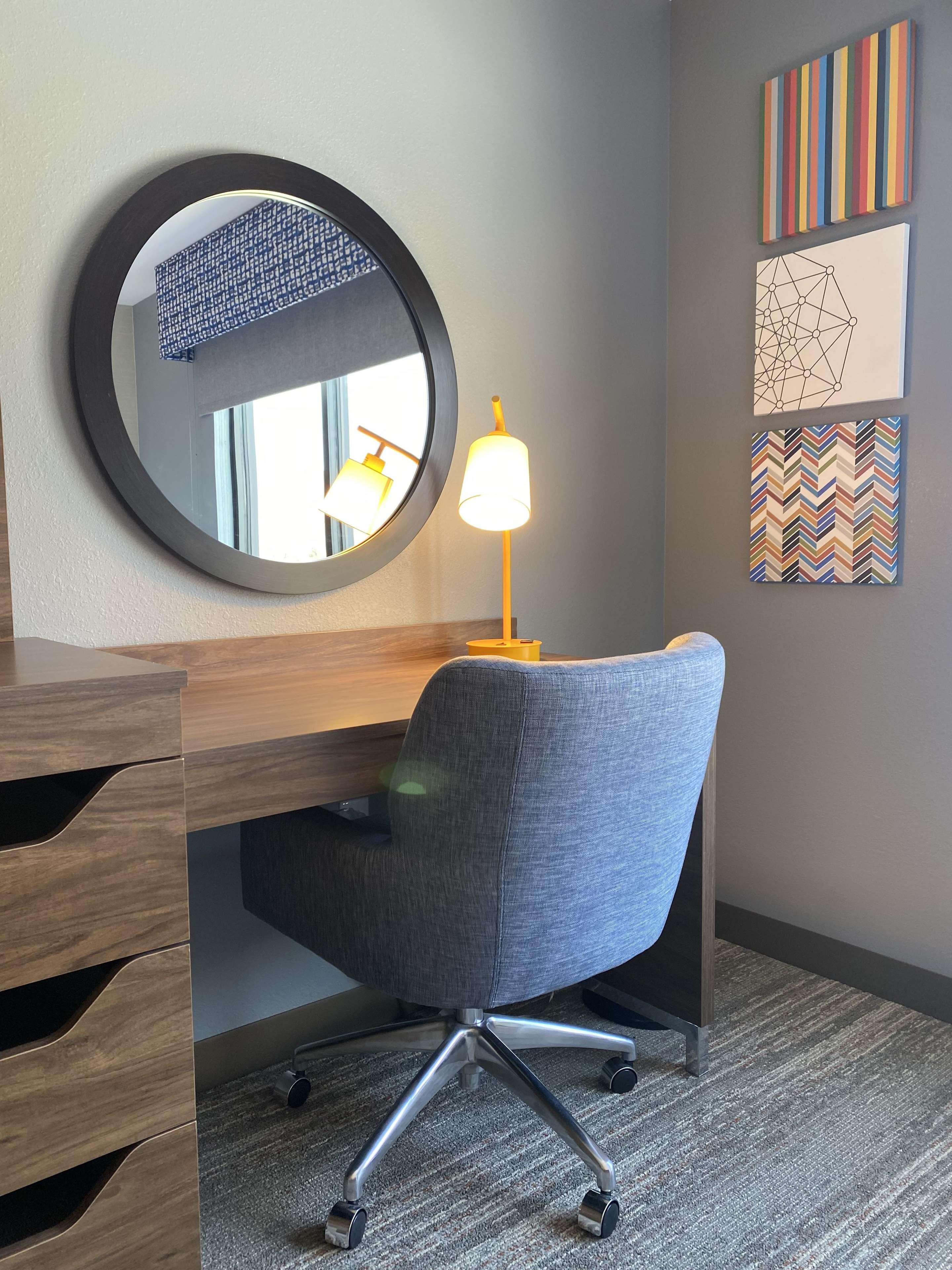 Twin Two Queen Beds Non Smoking