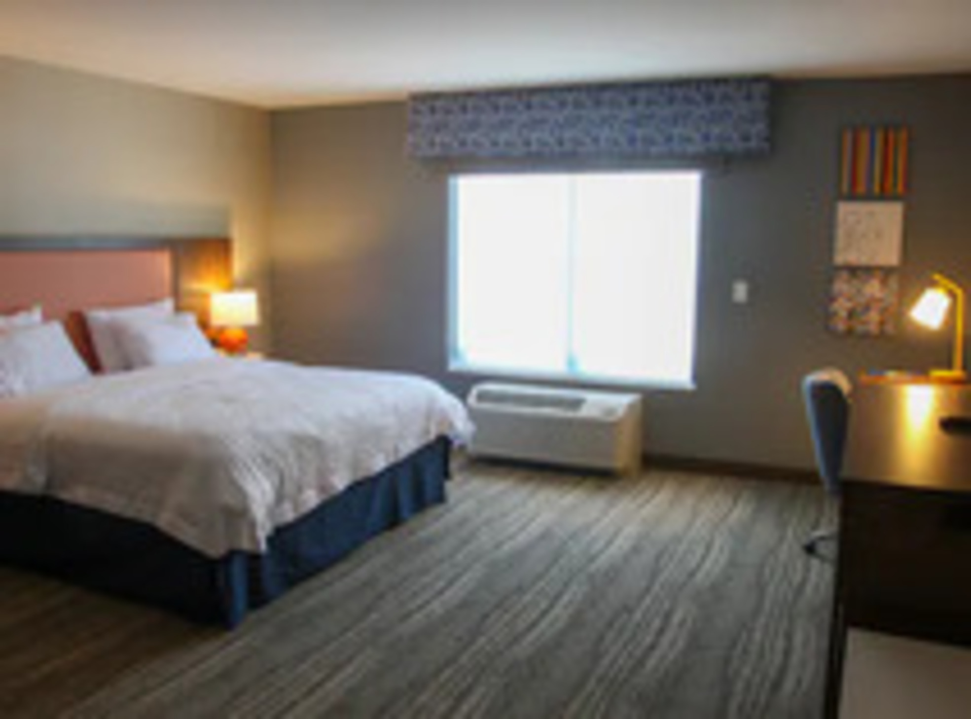 Studio Accessible King Size Bed