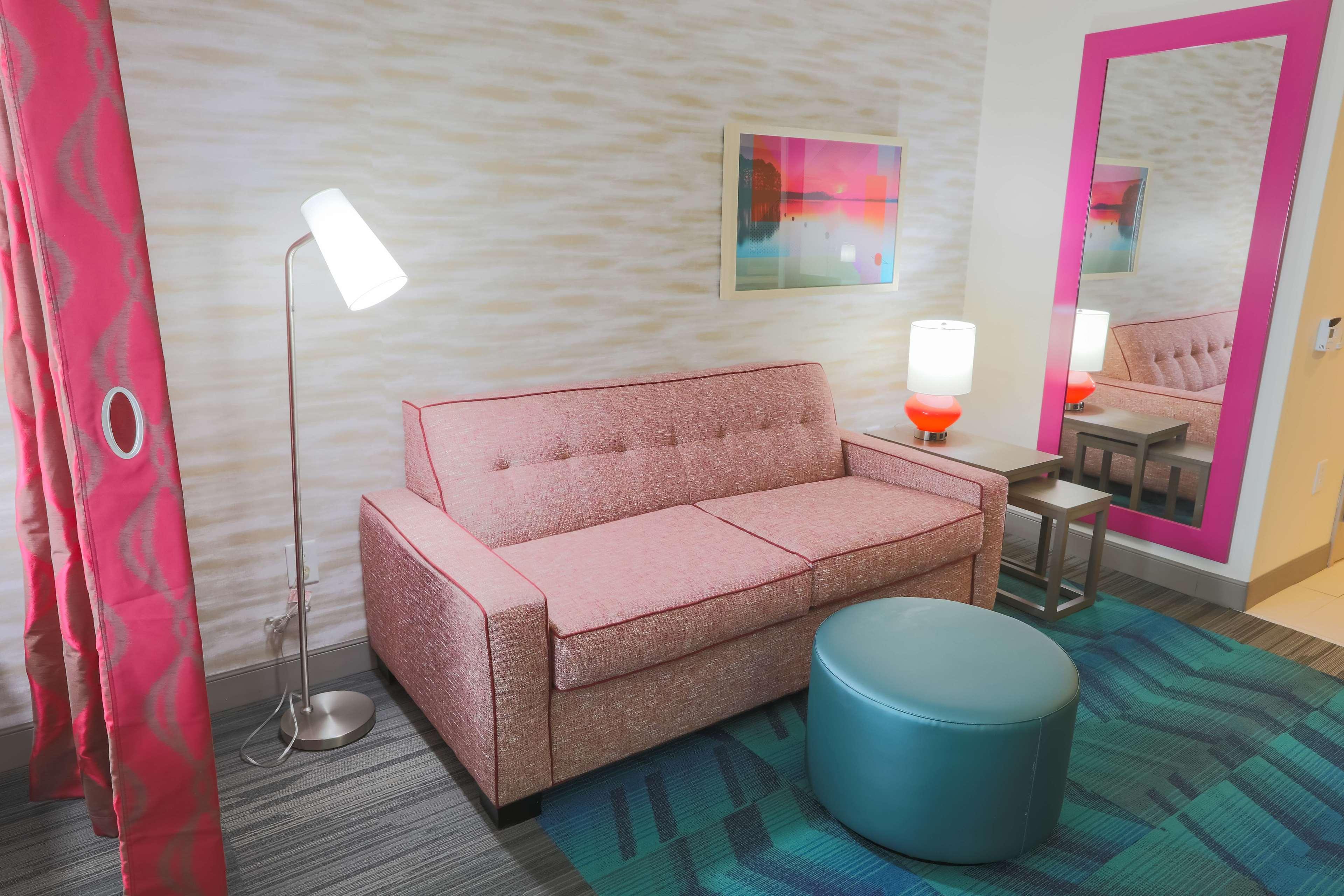 Studio Two Queen Beds Non Smoking