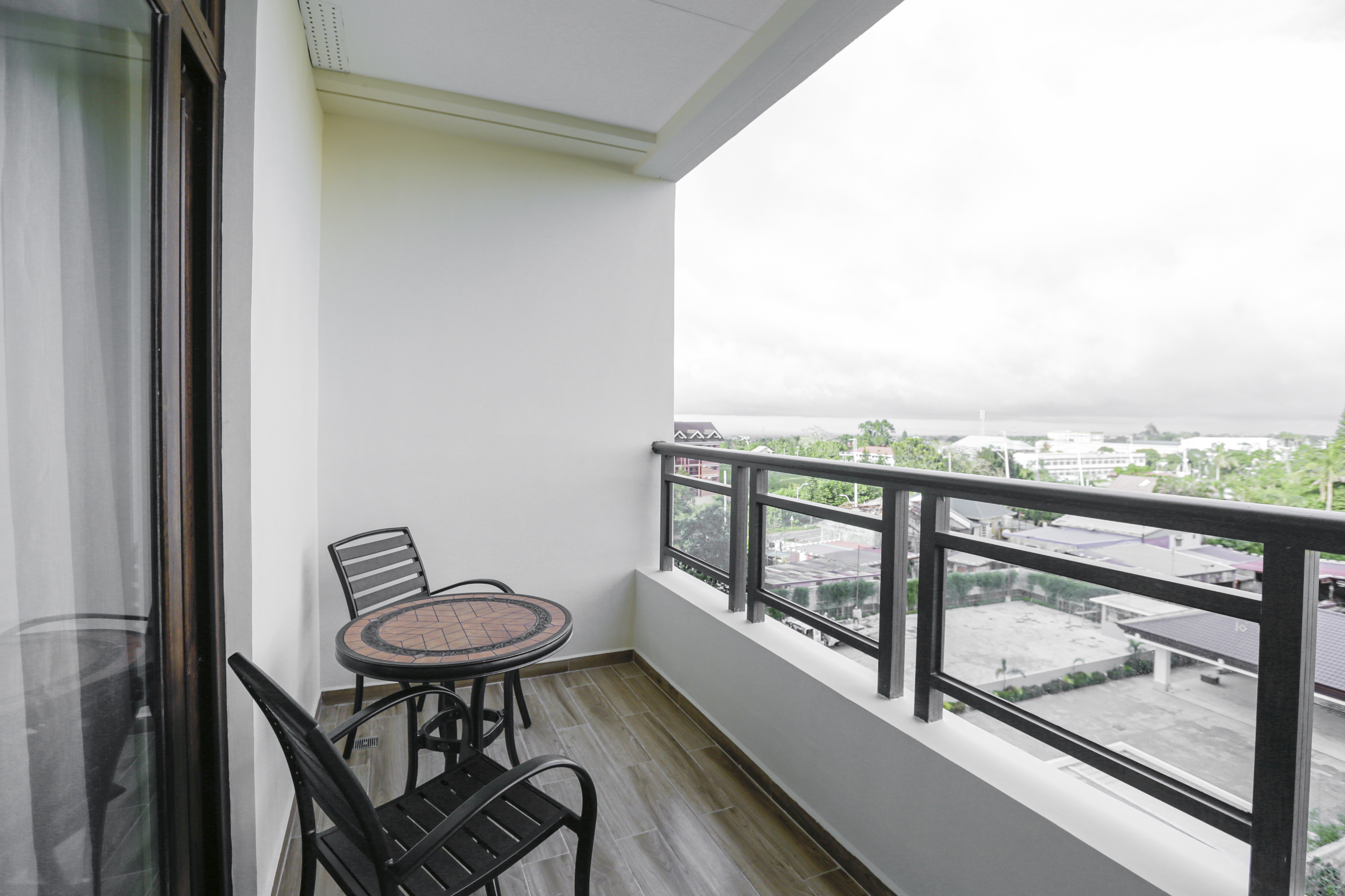 Family Room Deluxe Pool View