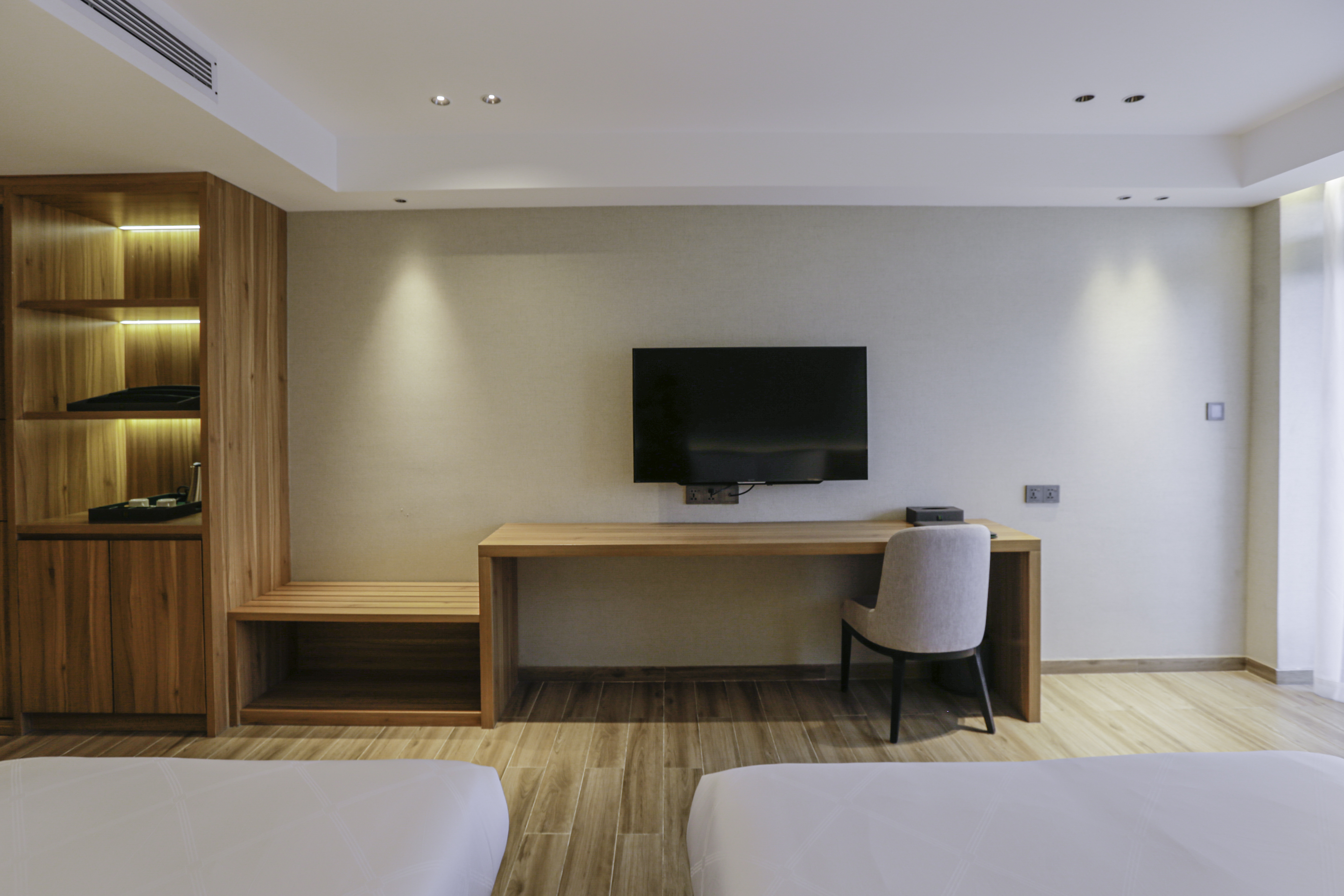 Family Room Deluxe Pool View