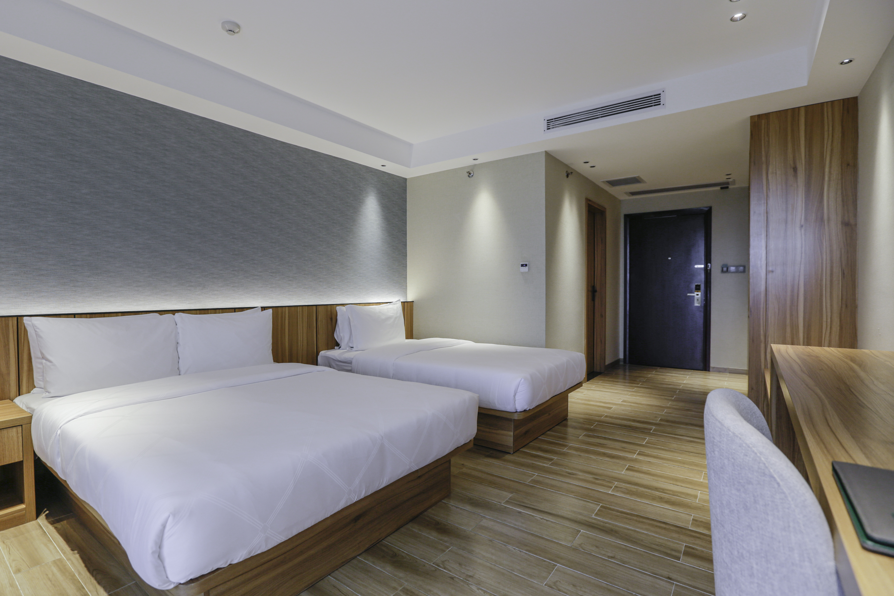 Family Room Deluxe Pool View