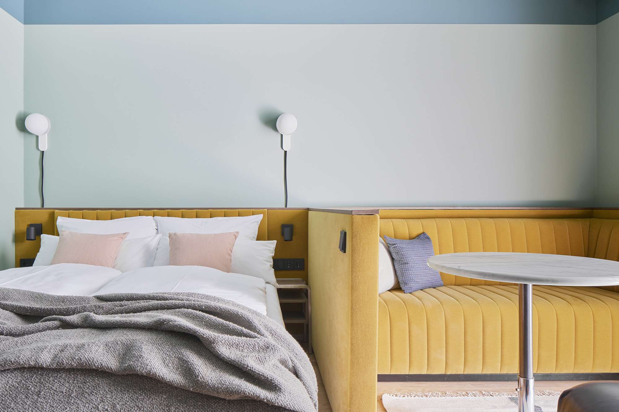 Studio with Balcony with Views